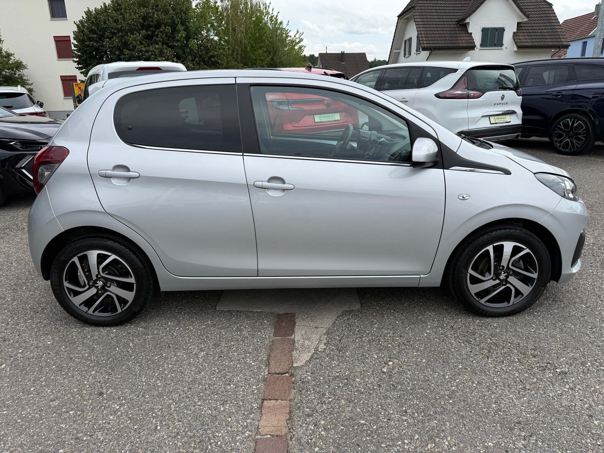 PEUGEOT 108 e-1.0 VTi Stop&Start Allure-image-6