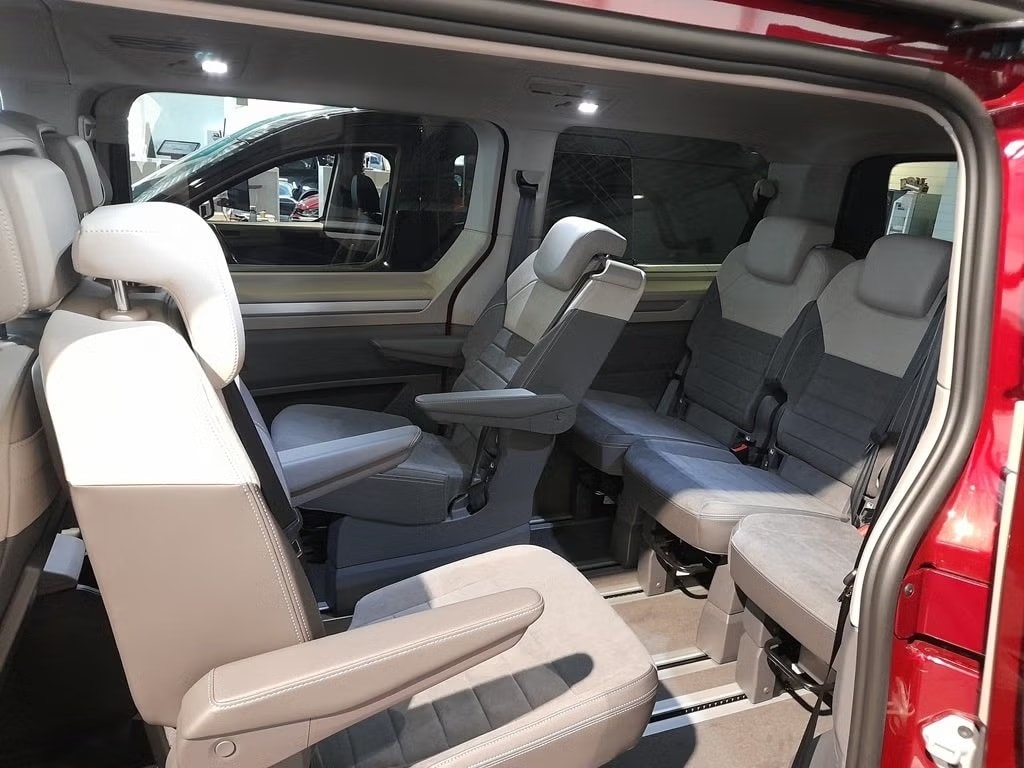 VW Multivan 1.5 eHybrid Life Lang DSG-image-8