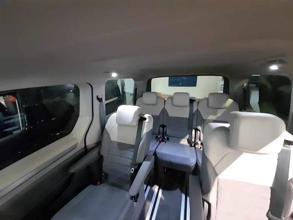 VW Multivan 1.5 eHybrid Life Lang DSG-image-9