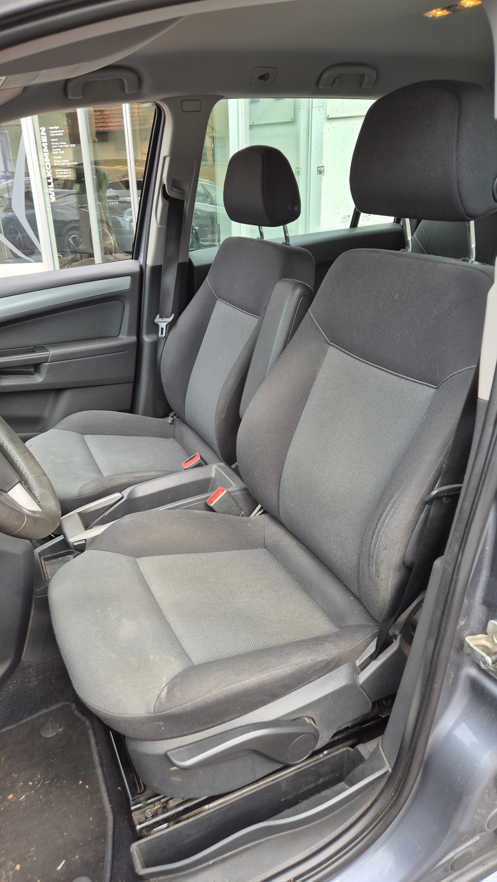 OPEL Zafira 2.2i Automat-image-9