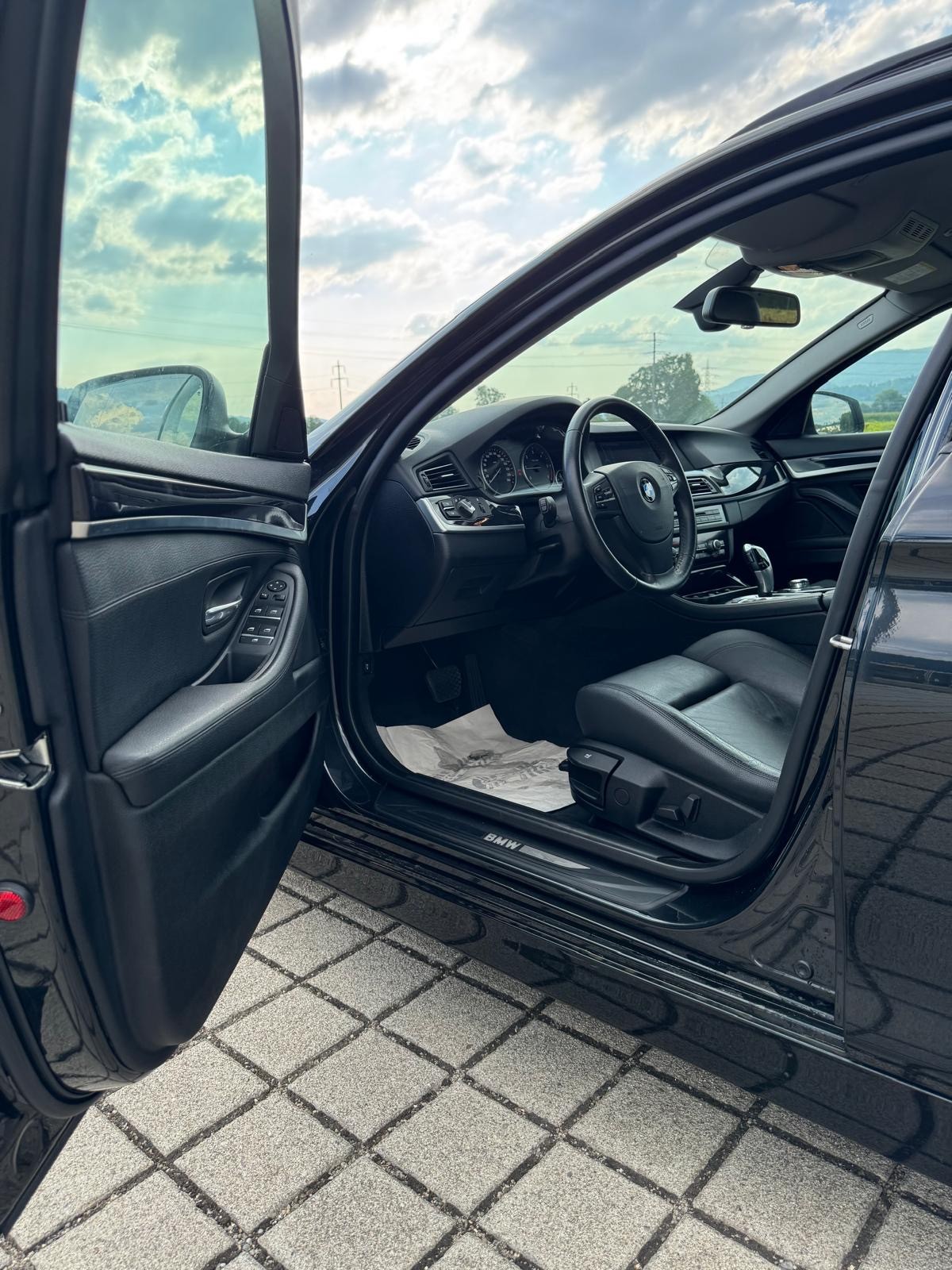 BMW 525d xDrive Touring Steptronic-showroom-element-3