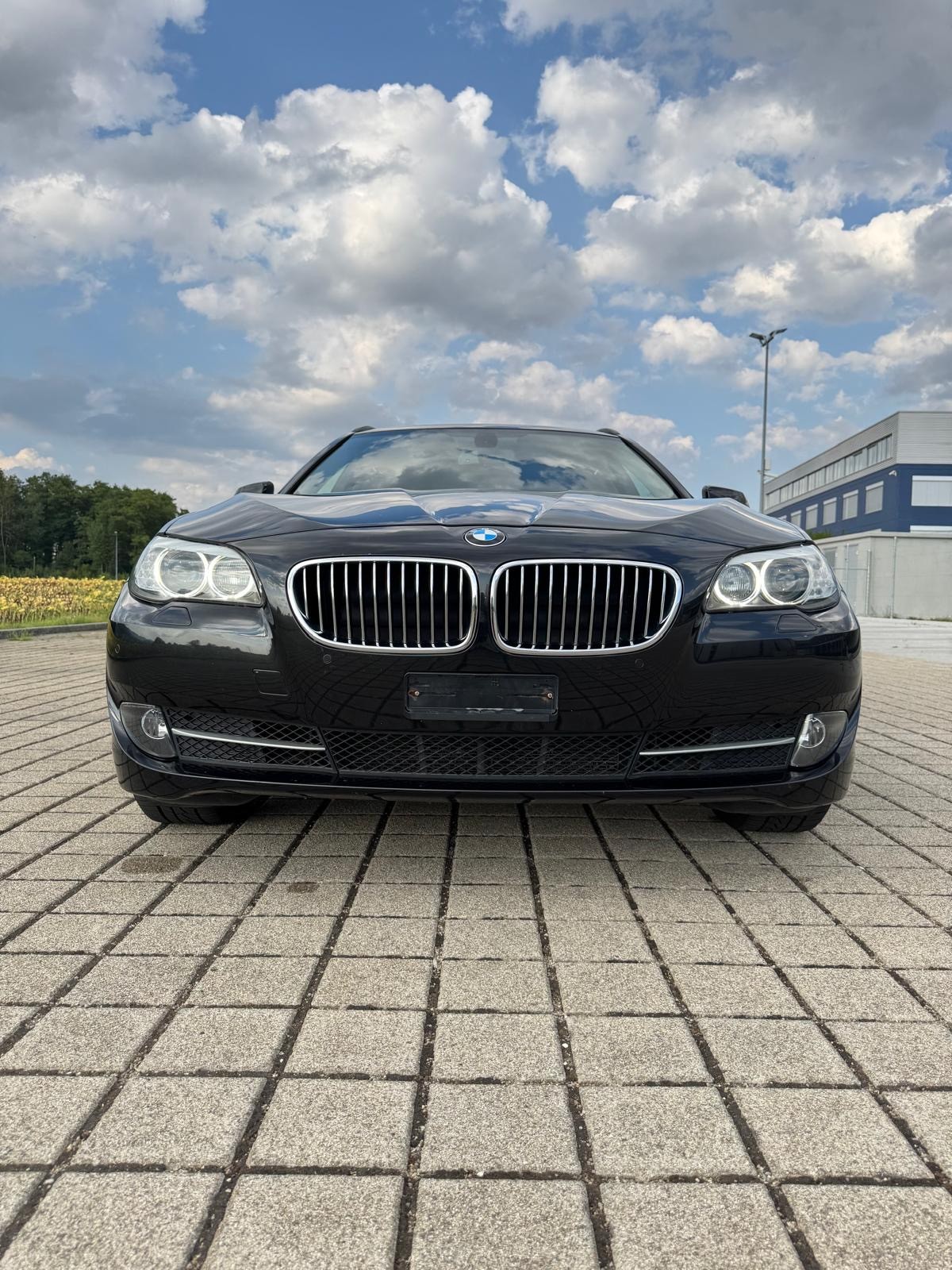 BMW 525d xDrive Touring Steptronic-showroom-element-1