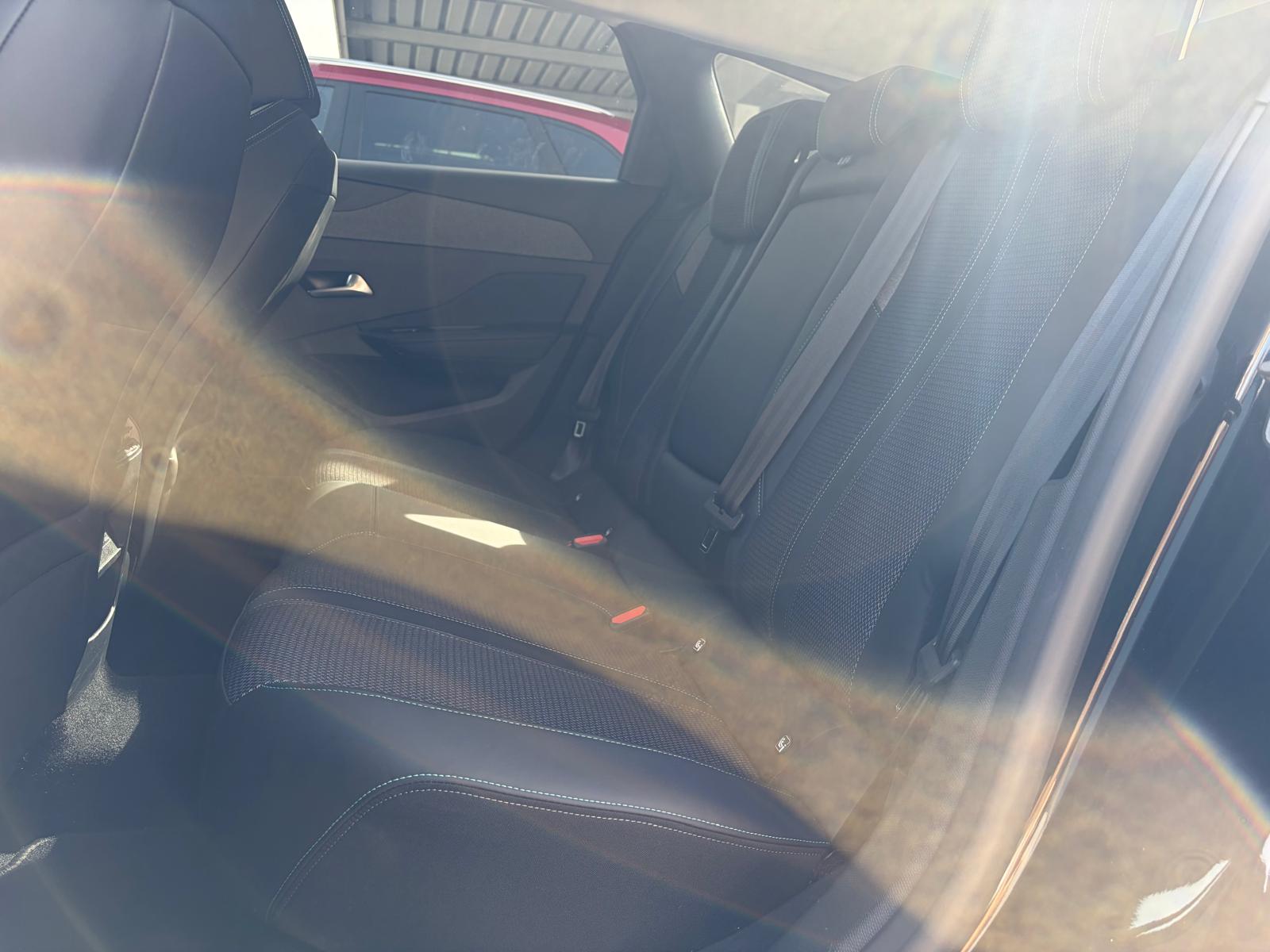 PEUGEOT 308 SW 1.2 PureTech Allure Pack-image-10