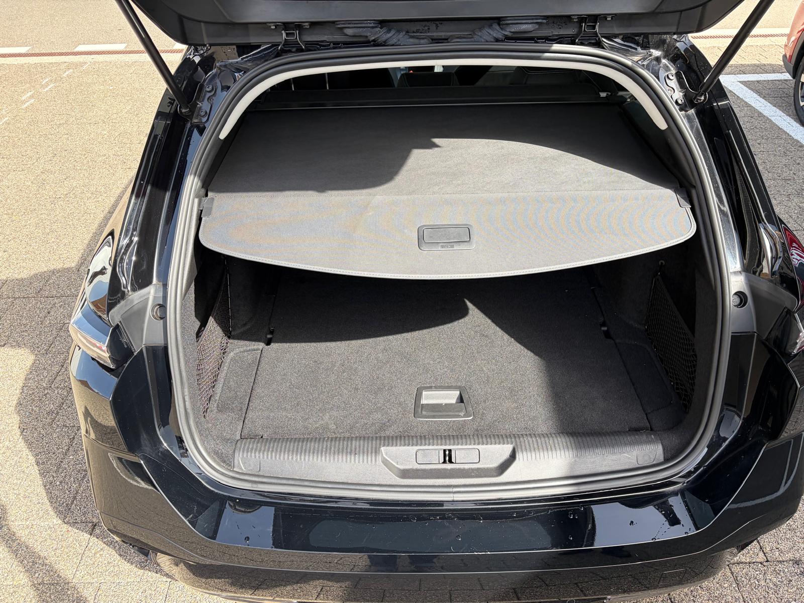 PEUGEOT 308 SW 1.2 PureTech Allure Pack-image-11