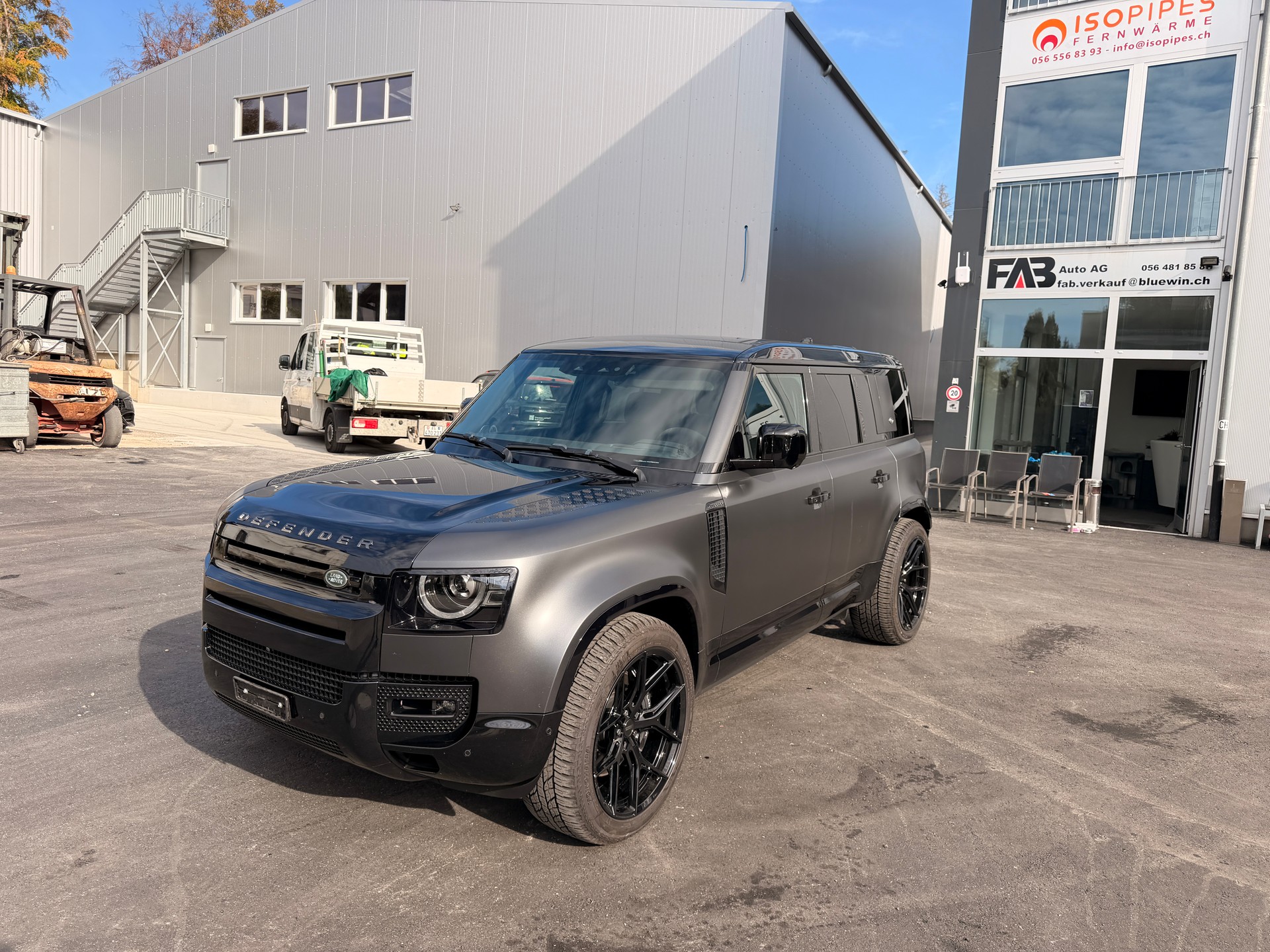 LAND ROVER Defender 110 525 V8 5.0 Carpathian Edition AT8-showroom-element-1