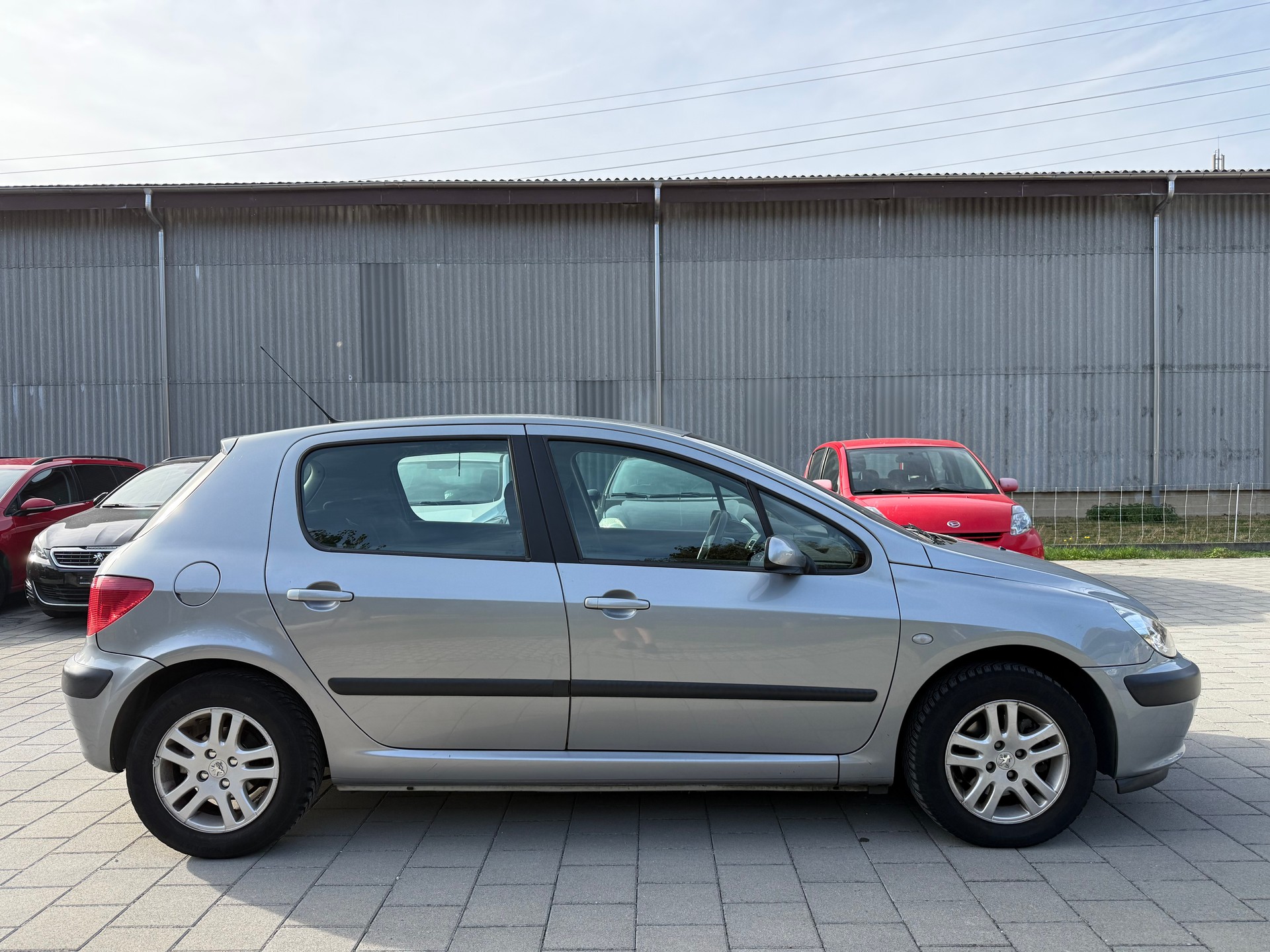 PEUGEOT 2.0 L 16V-showroom-element-3