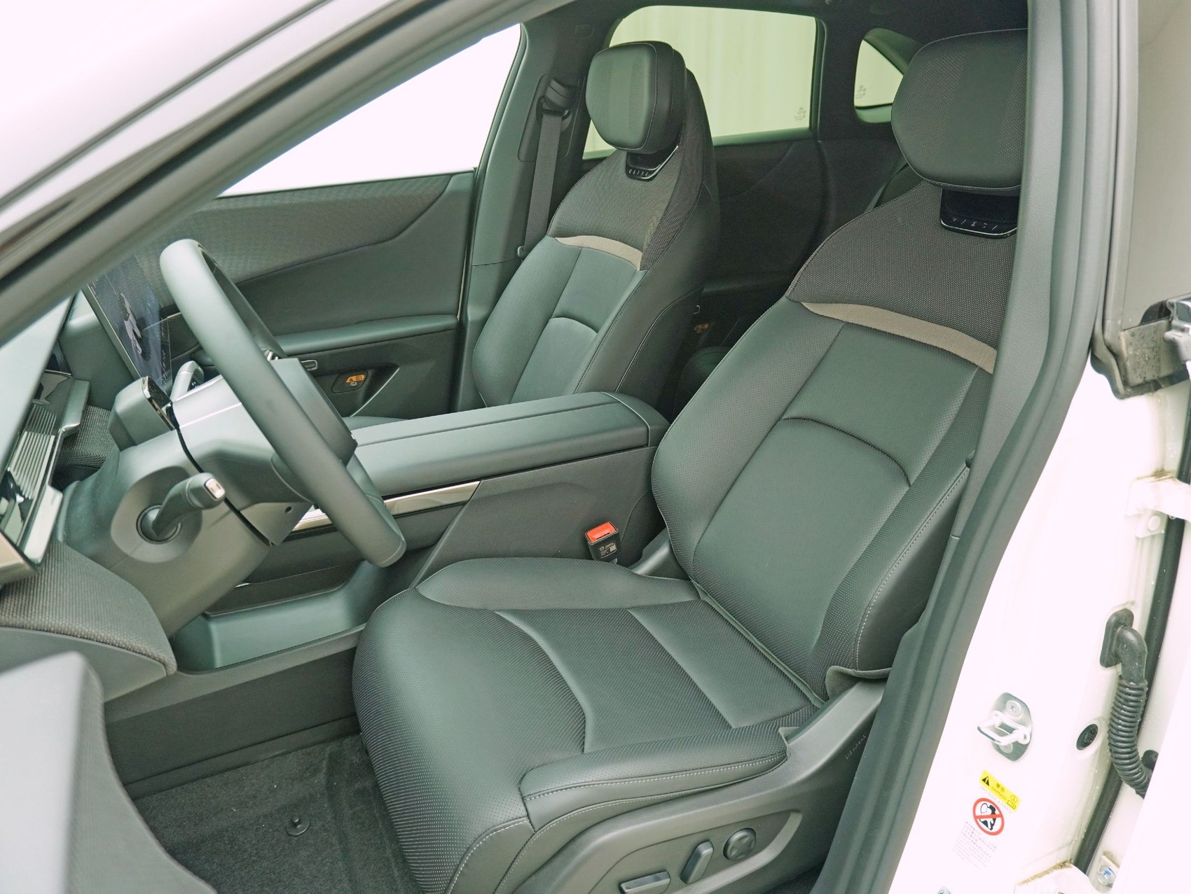 MAZDA CX-6e Takumi-image-6