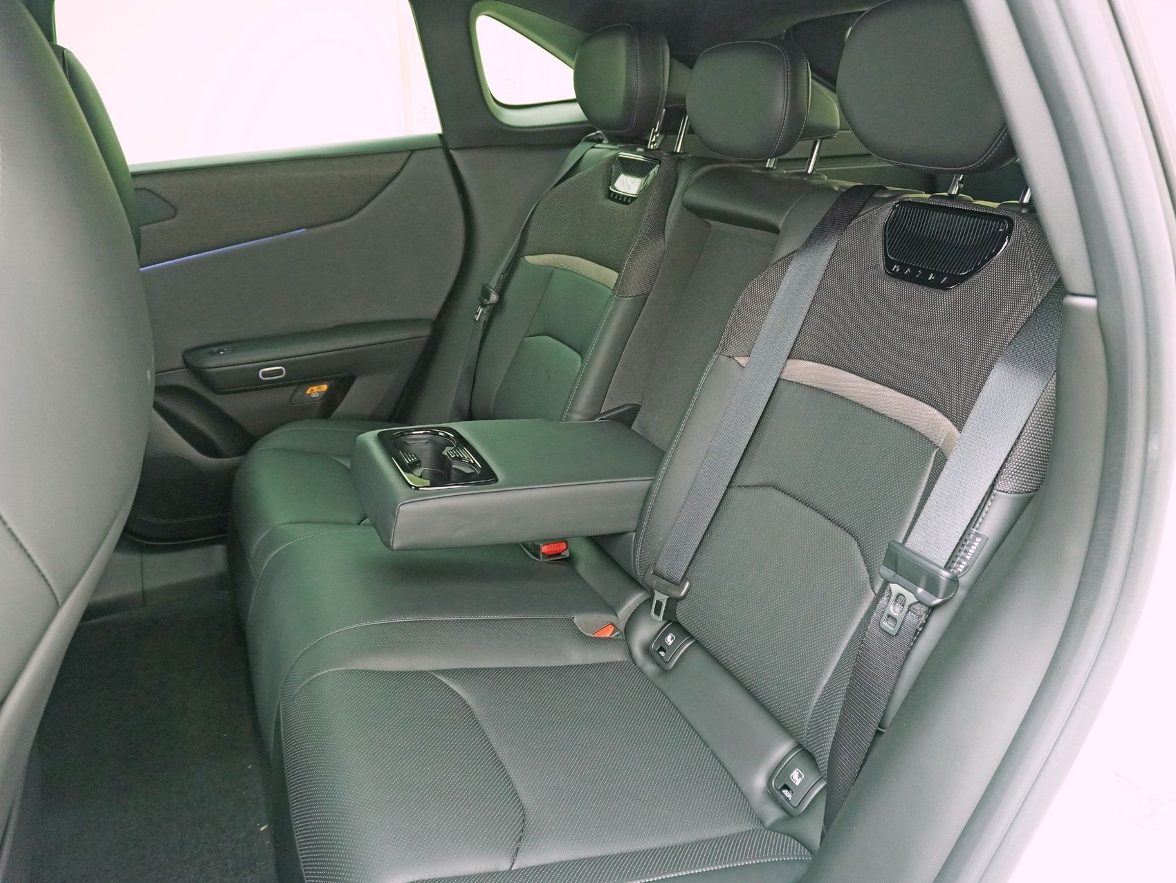 MAZDA CX-6e Takumi-image-31