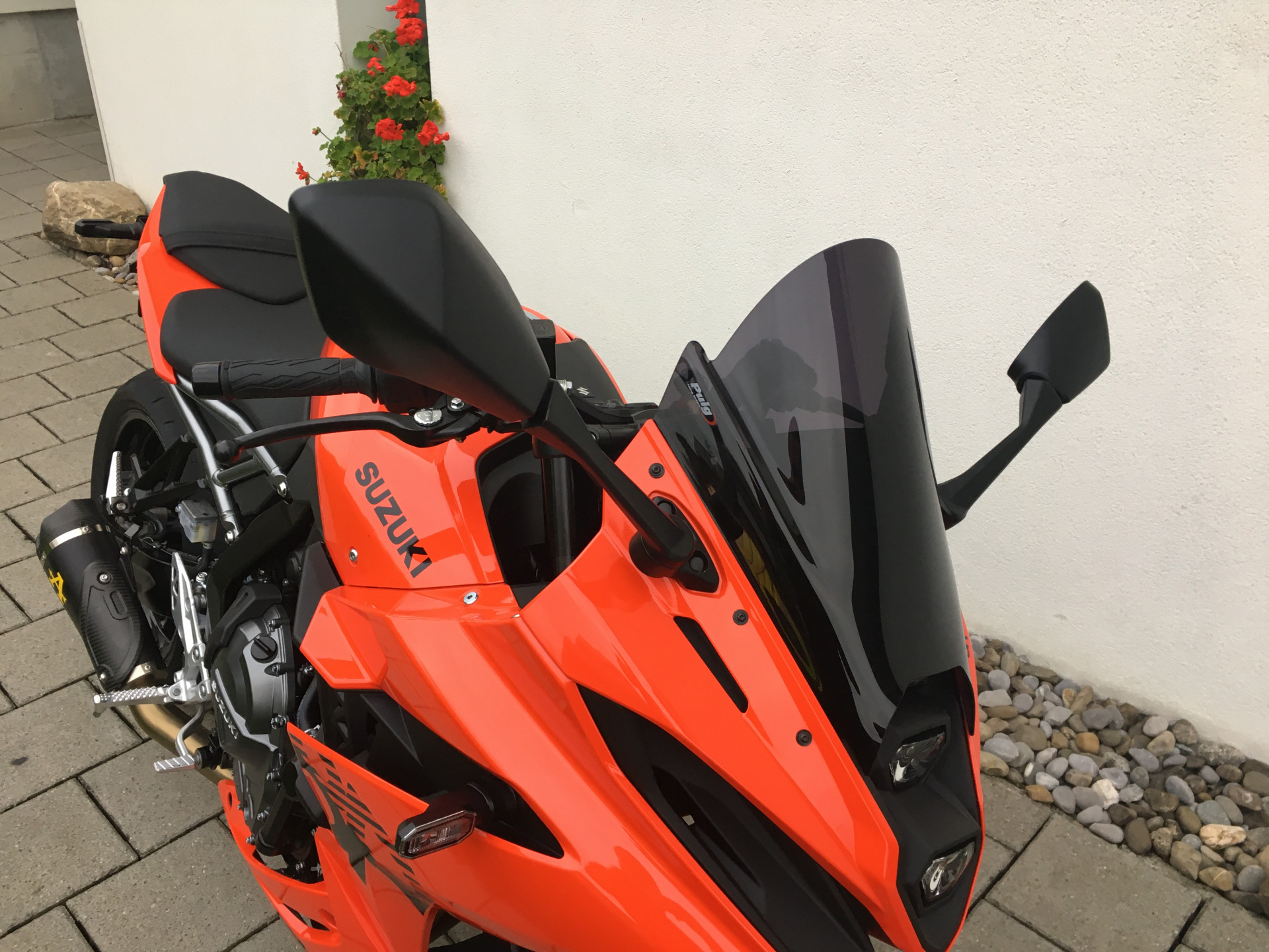 SUZUKI GSX-8R-image-2
