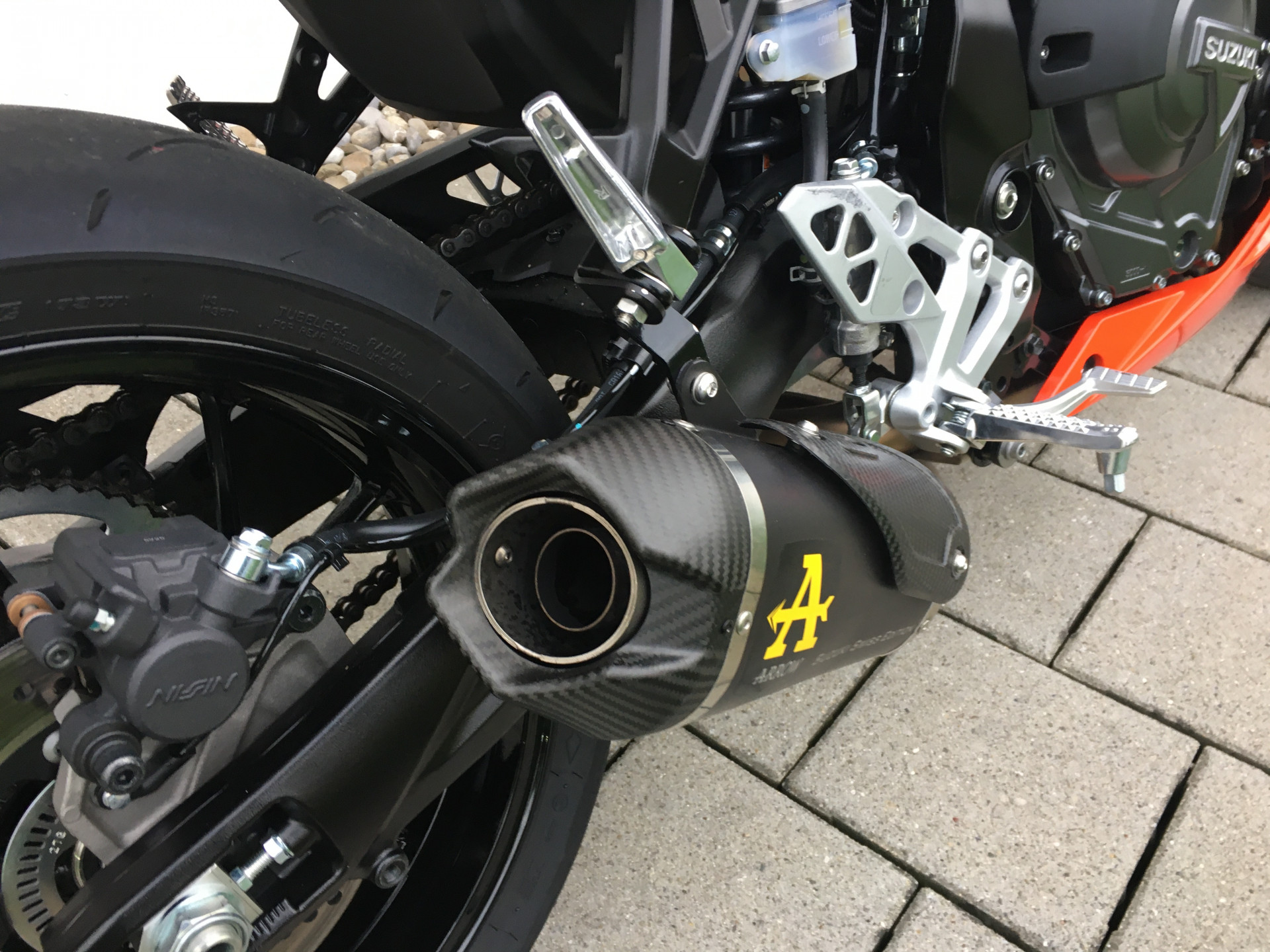 SUZUKI GSX-8R-image-3