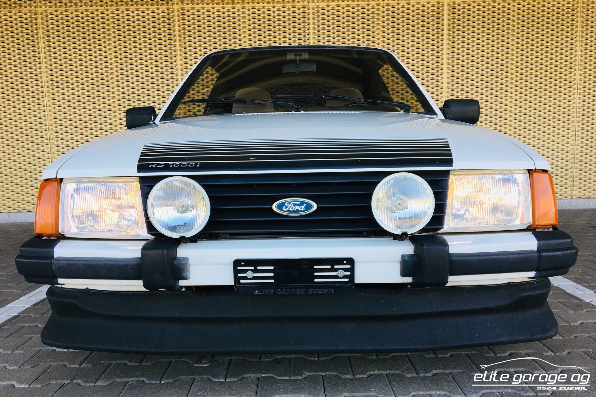 FORD Escort 1600 RSi-image-1