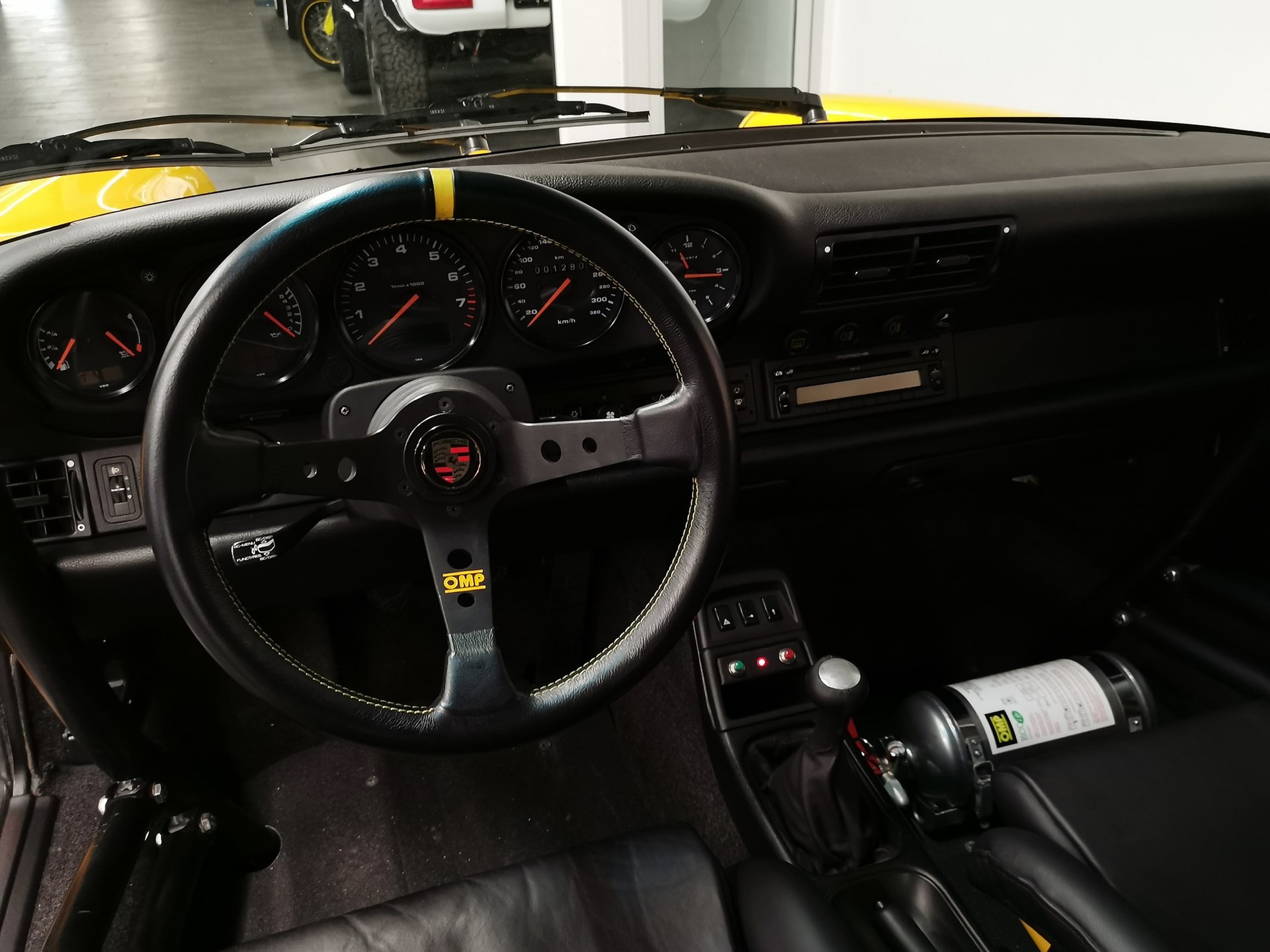 PORSCHE 911 Turbo II 3.3 Turbo S Leichtbau VETERAN OLDTIMER-image-11