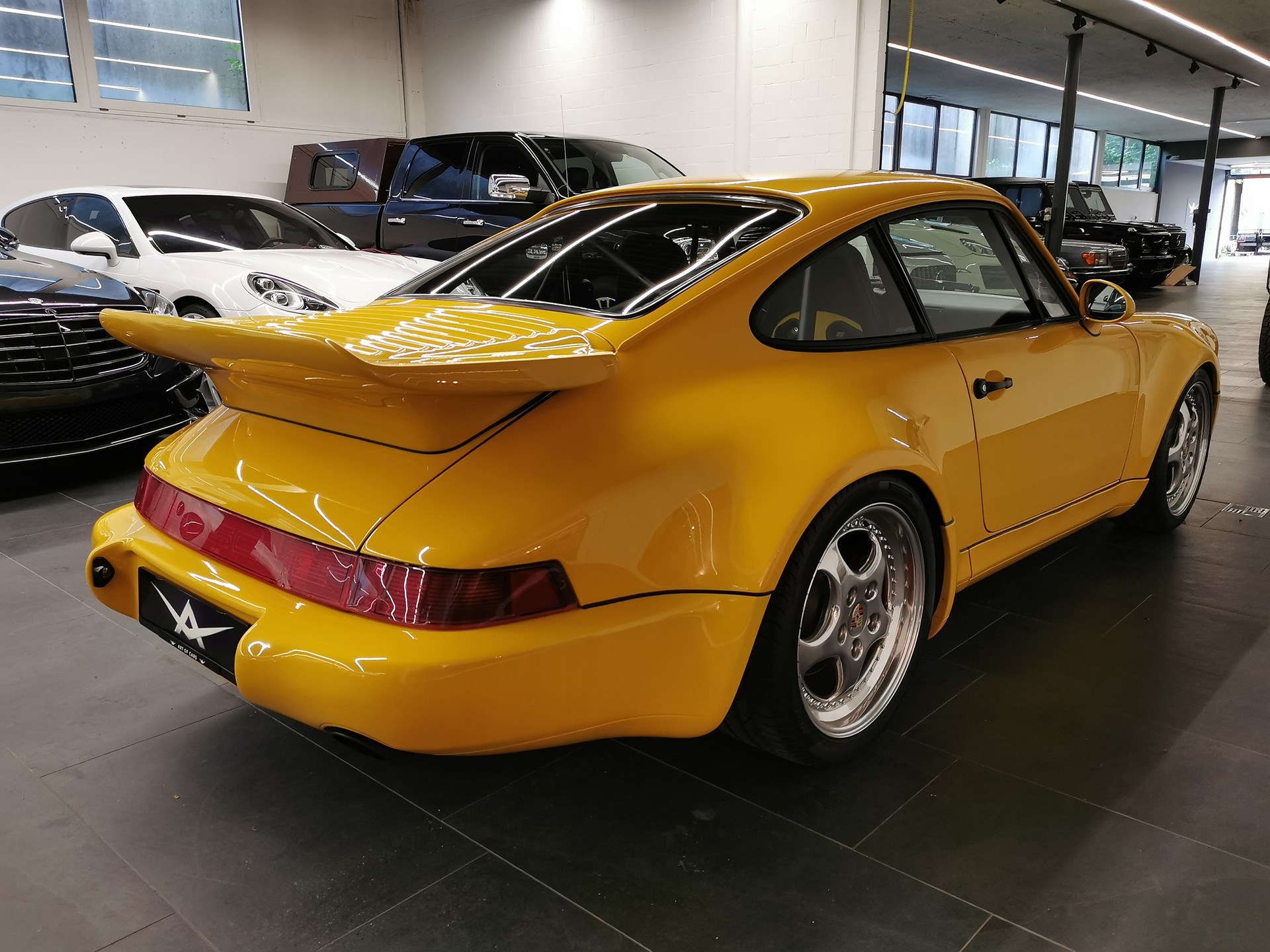 PORSCHE 911 Turbo II 3.3 Turbo S Leichtbau VETERAN OLDTIMER-image-6