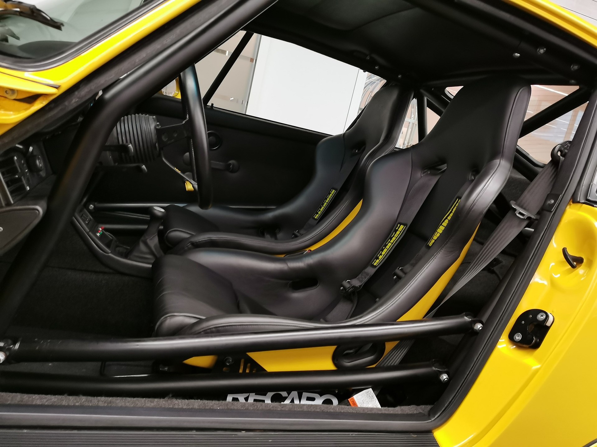 PORSCHE 911 Turbo II 3.3 Turbo S Leichtbau VETERAN OLDTIMER-image-10