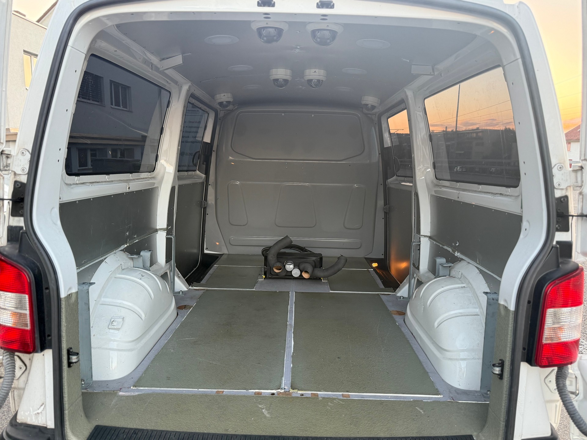 VW T5 2.0 Bi-TDI BMT DSG-image-6