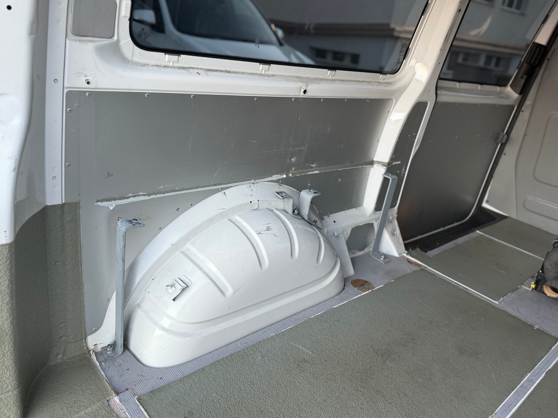 VW T5 2.0 Bi-TDI BMT DSG-image-7