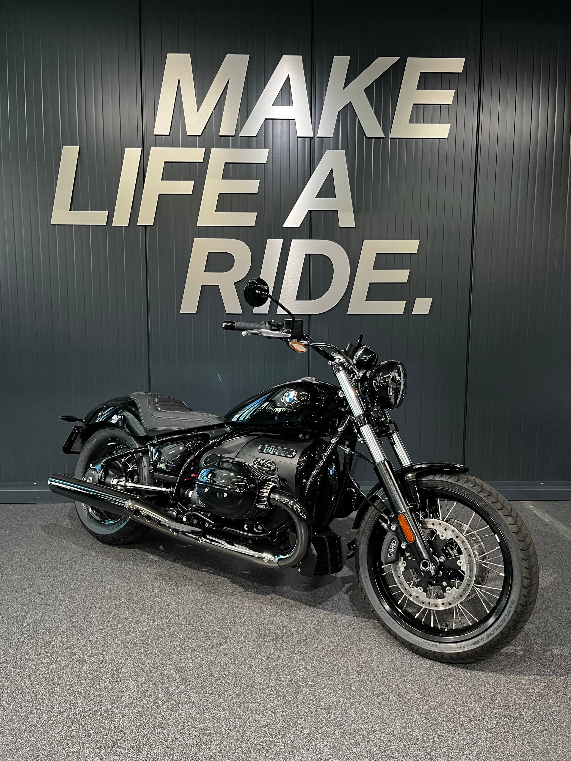 BMW R 18 Pure-image-1