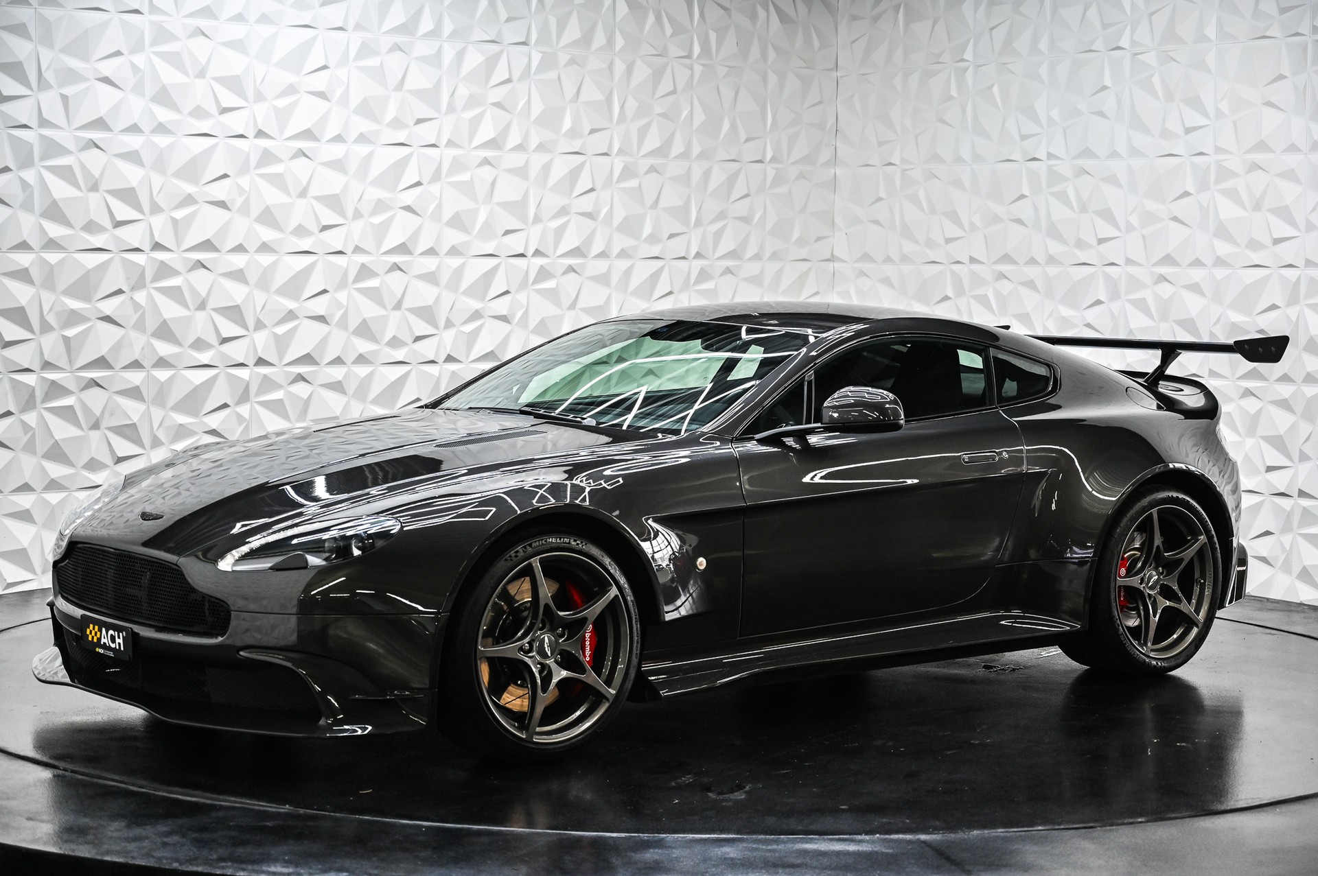ASTON MARTIN V8 Vantage Coupé 4.7 GT8-showroom-element-3