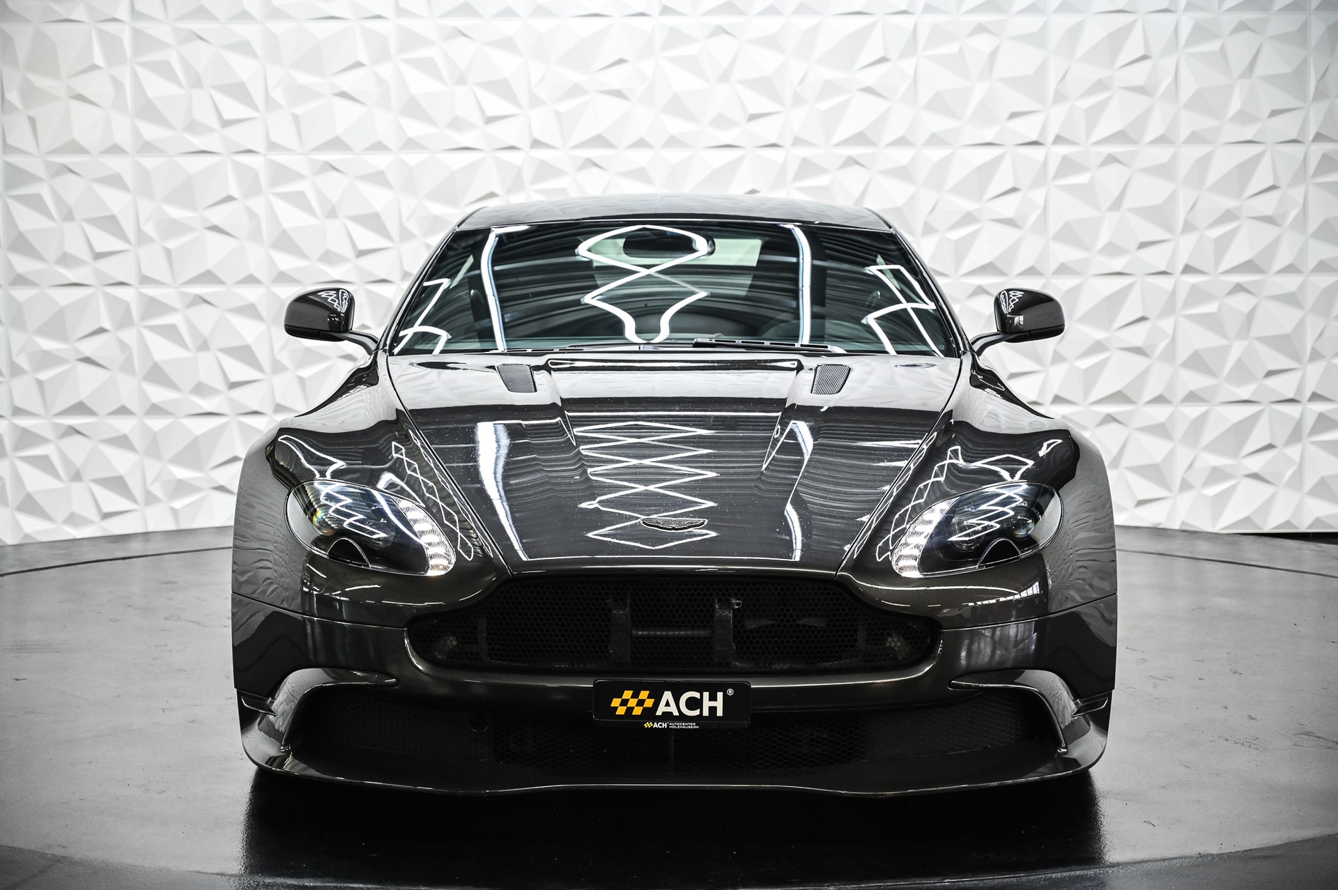 ASTON MARTIN V8 Vantage Coupé 4.7 GT8-showroom-element-1