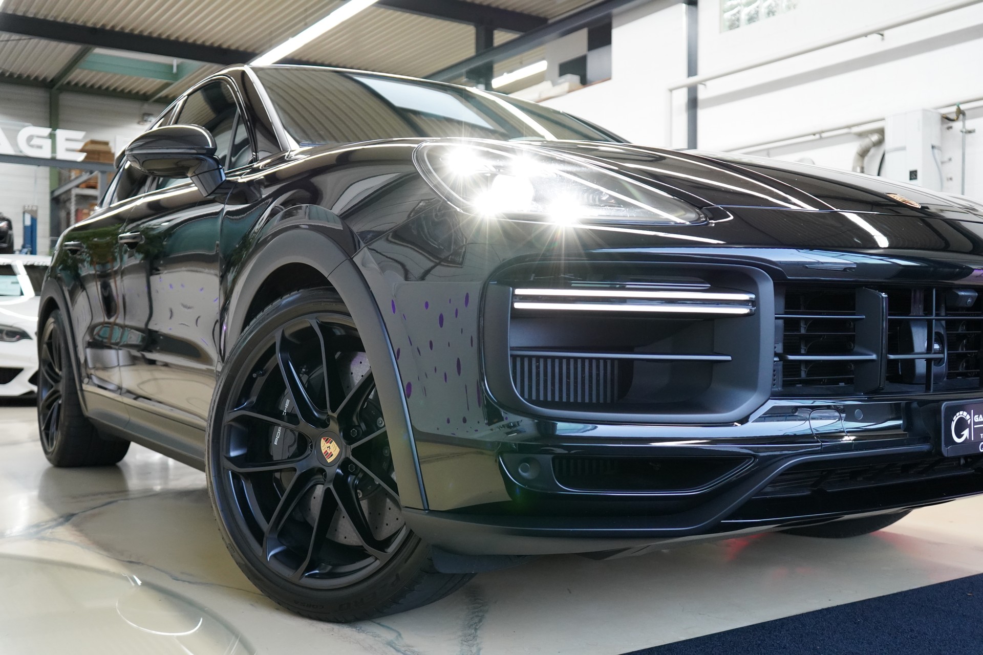 PORSCHE Cayenne Turbo GT-image-12