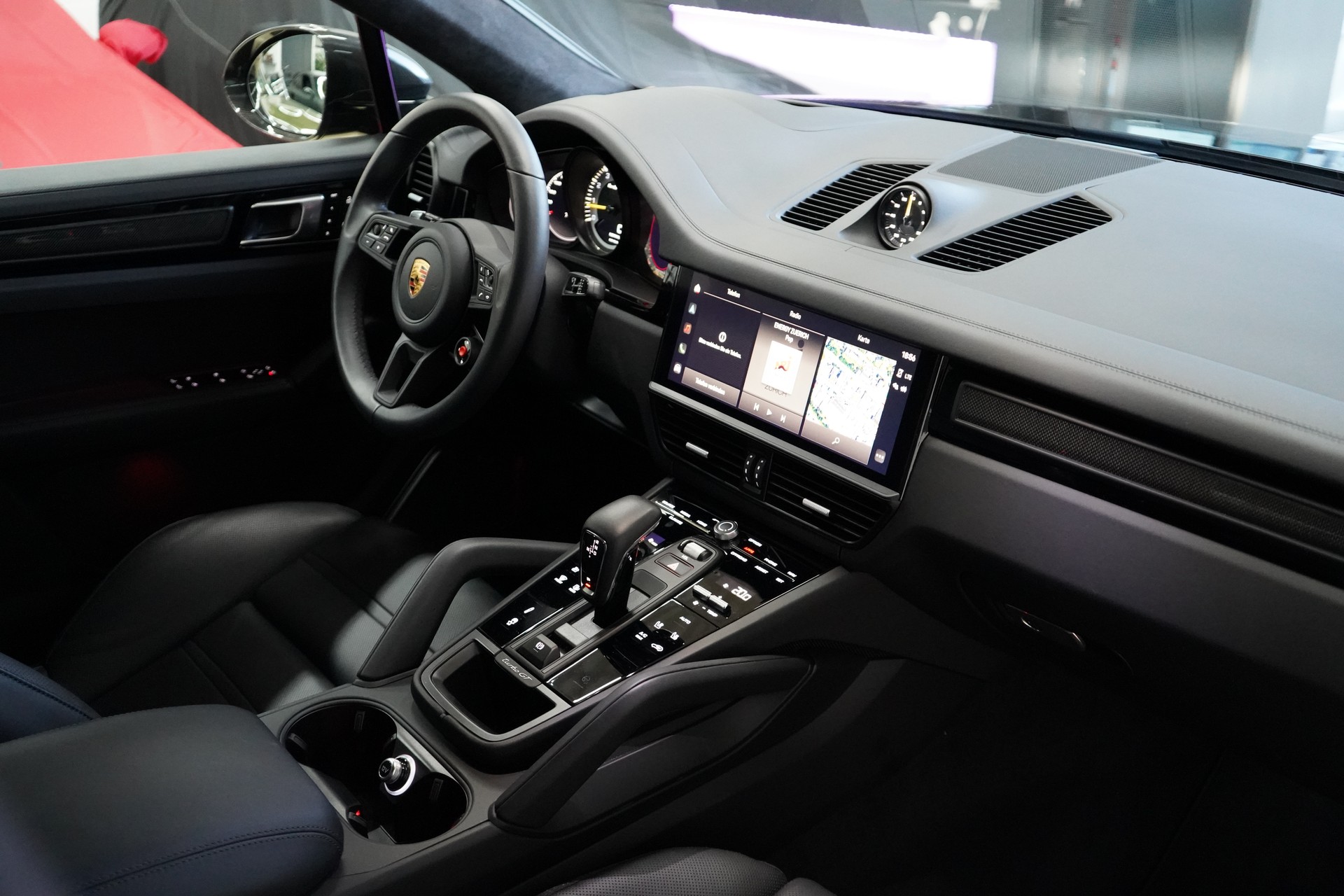 PORSCHE Cayenne Turbo GT-image-26