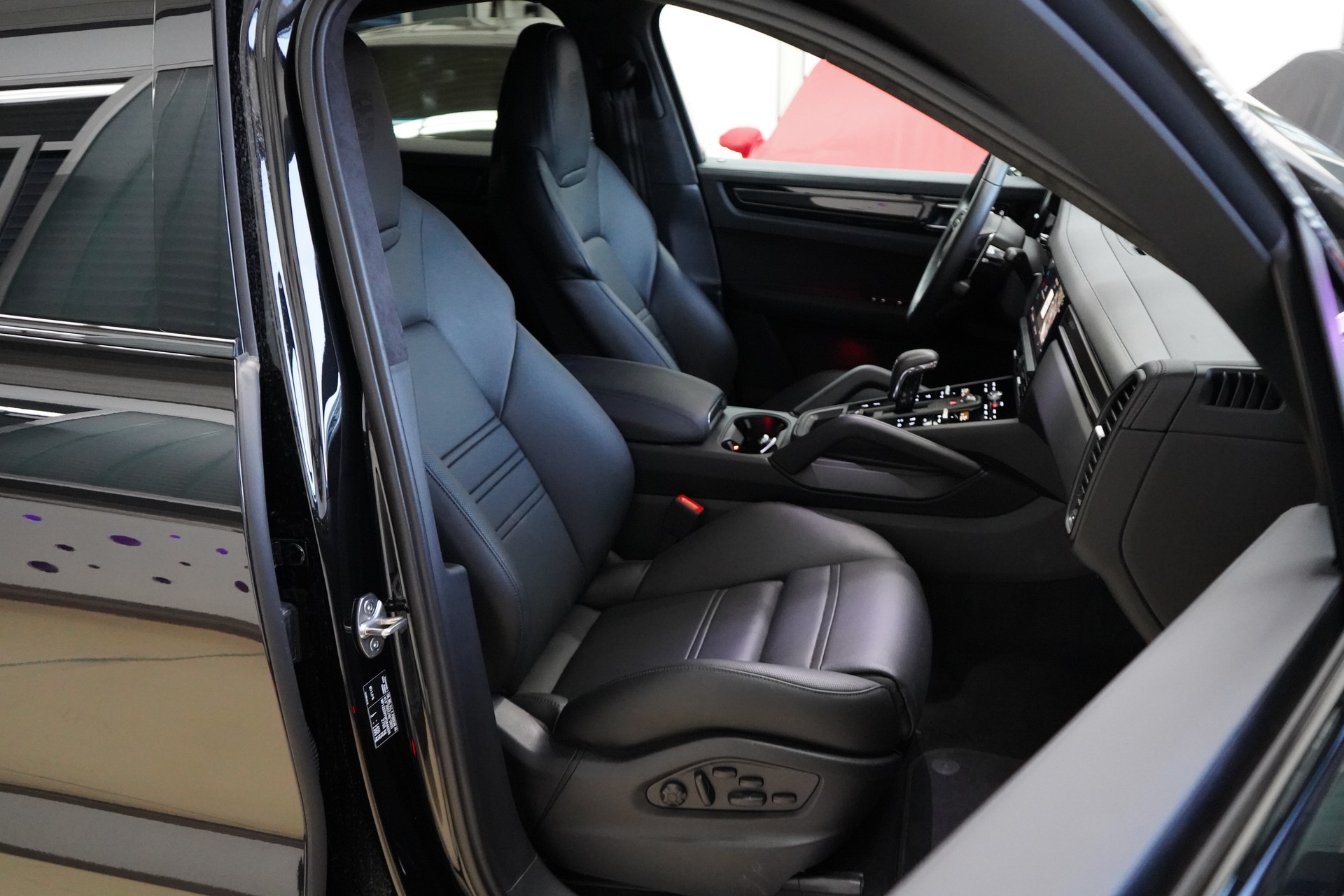 PORSCHE Cayenne Turbo GT-image-30