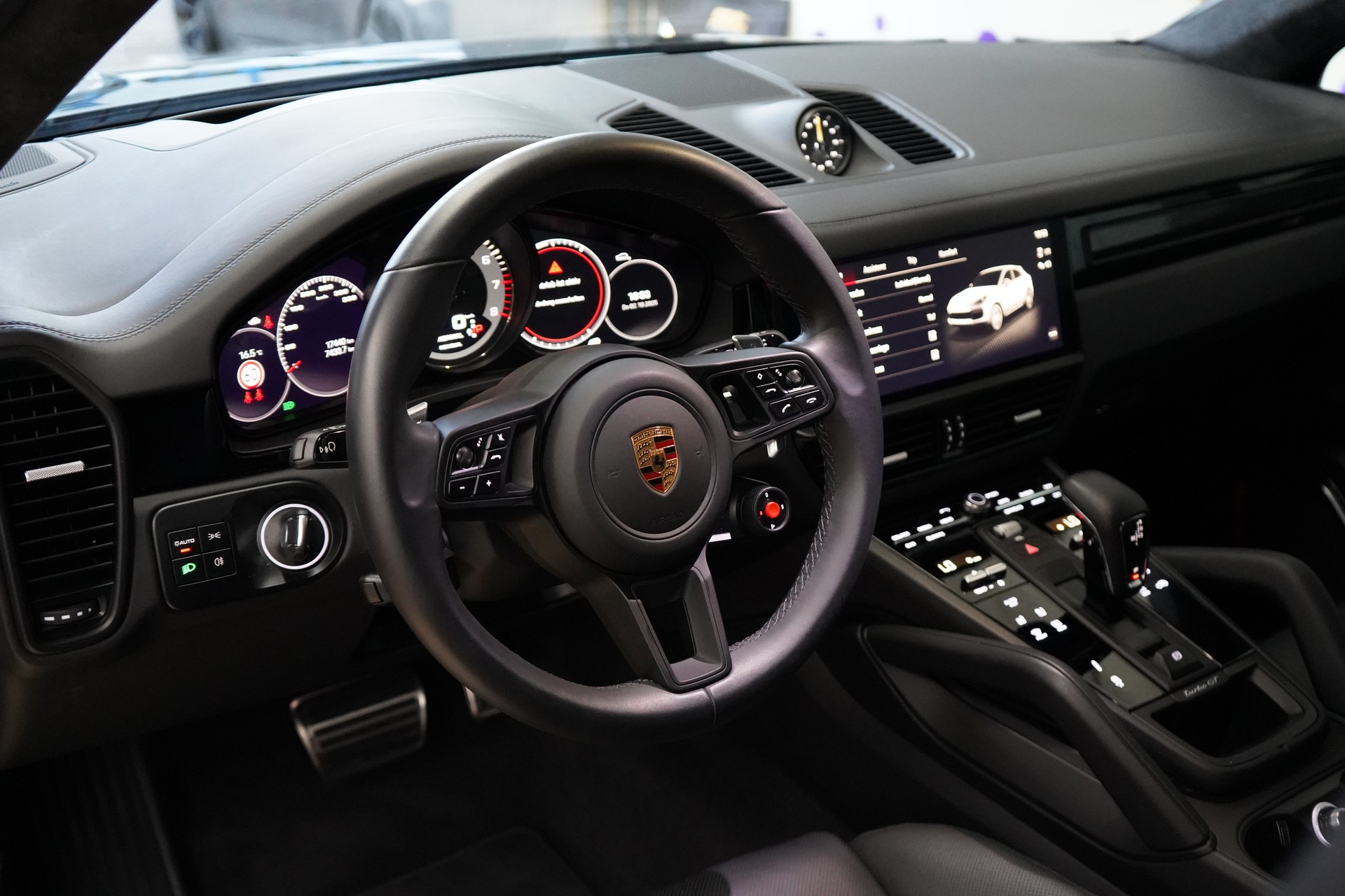 PORSCHE Cayenne Turbo GT-image-16