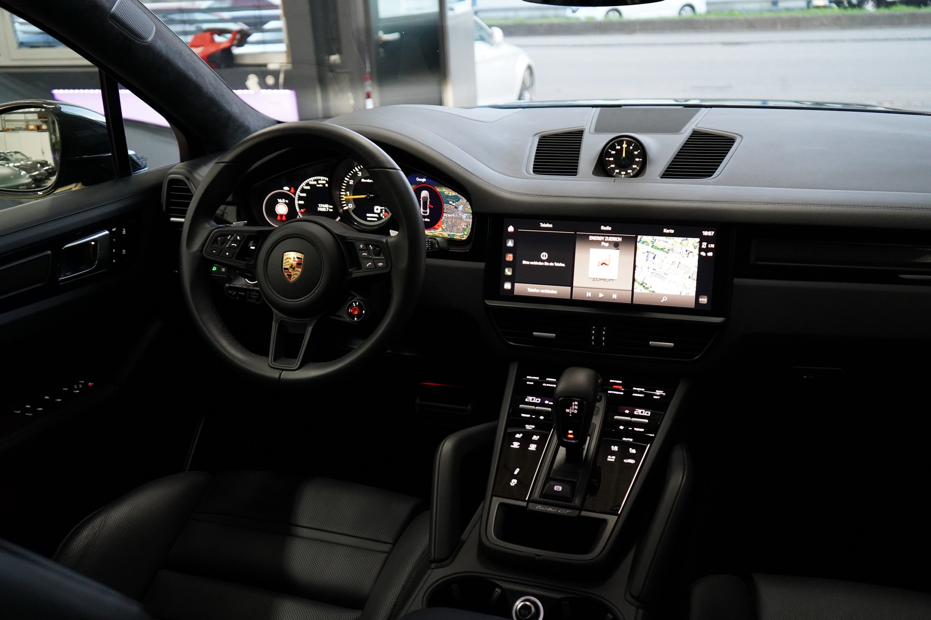 PORSCHE Cayenne Turbo GT-image-29