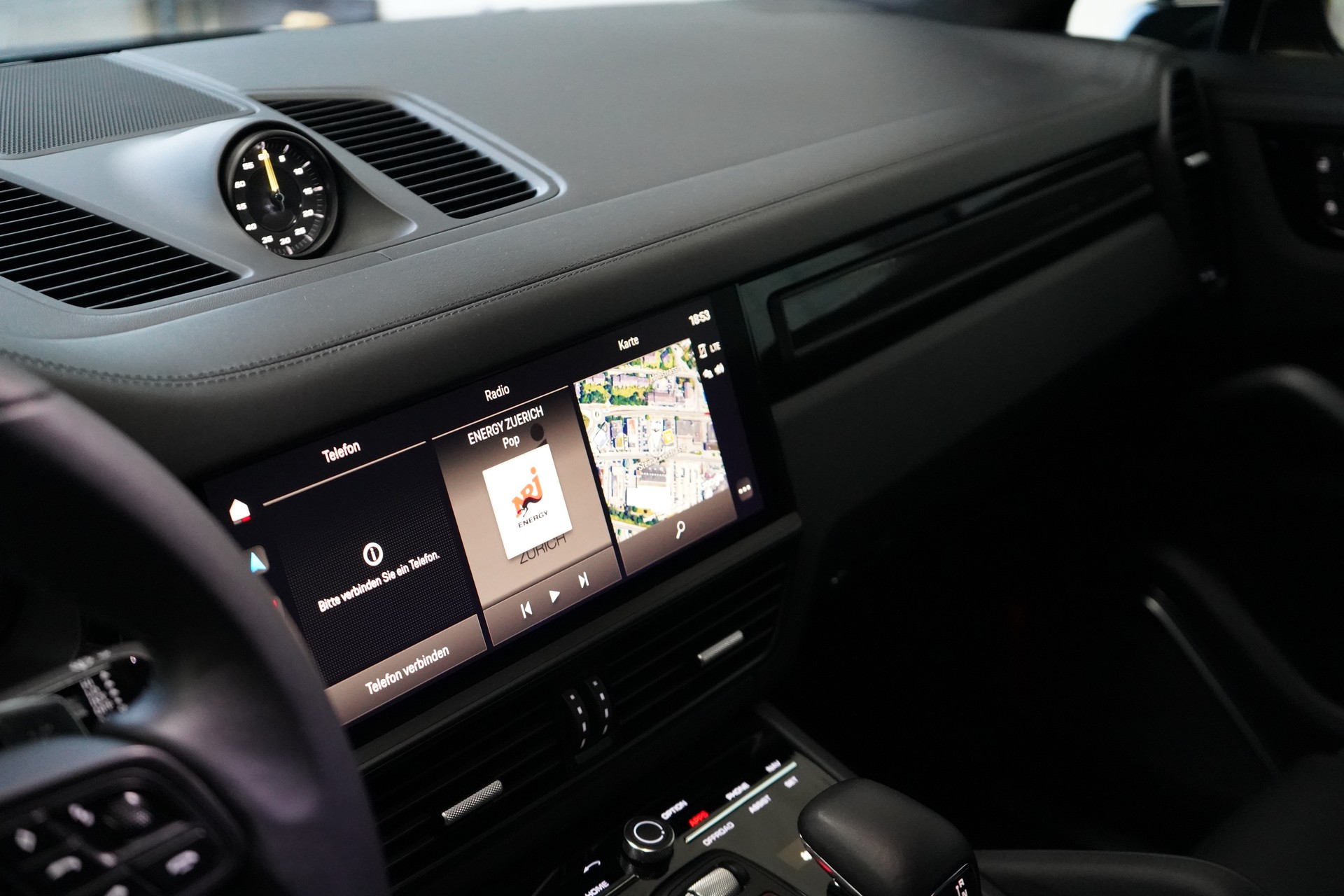 PORSCHE Cayenne Turbo GT-image-17