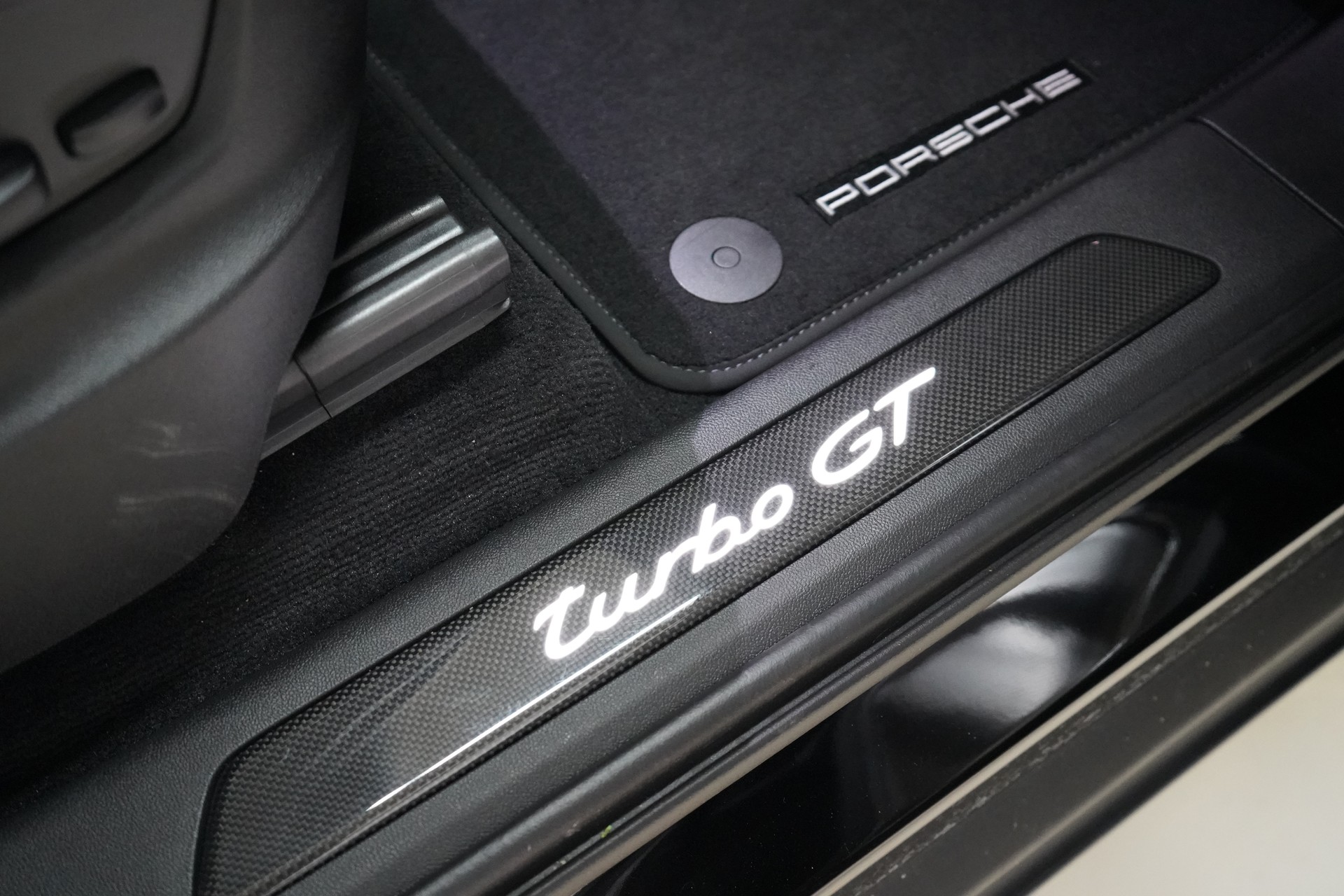 PORSCHE Cayenne Turbo GT-image-31