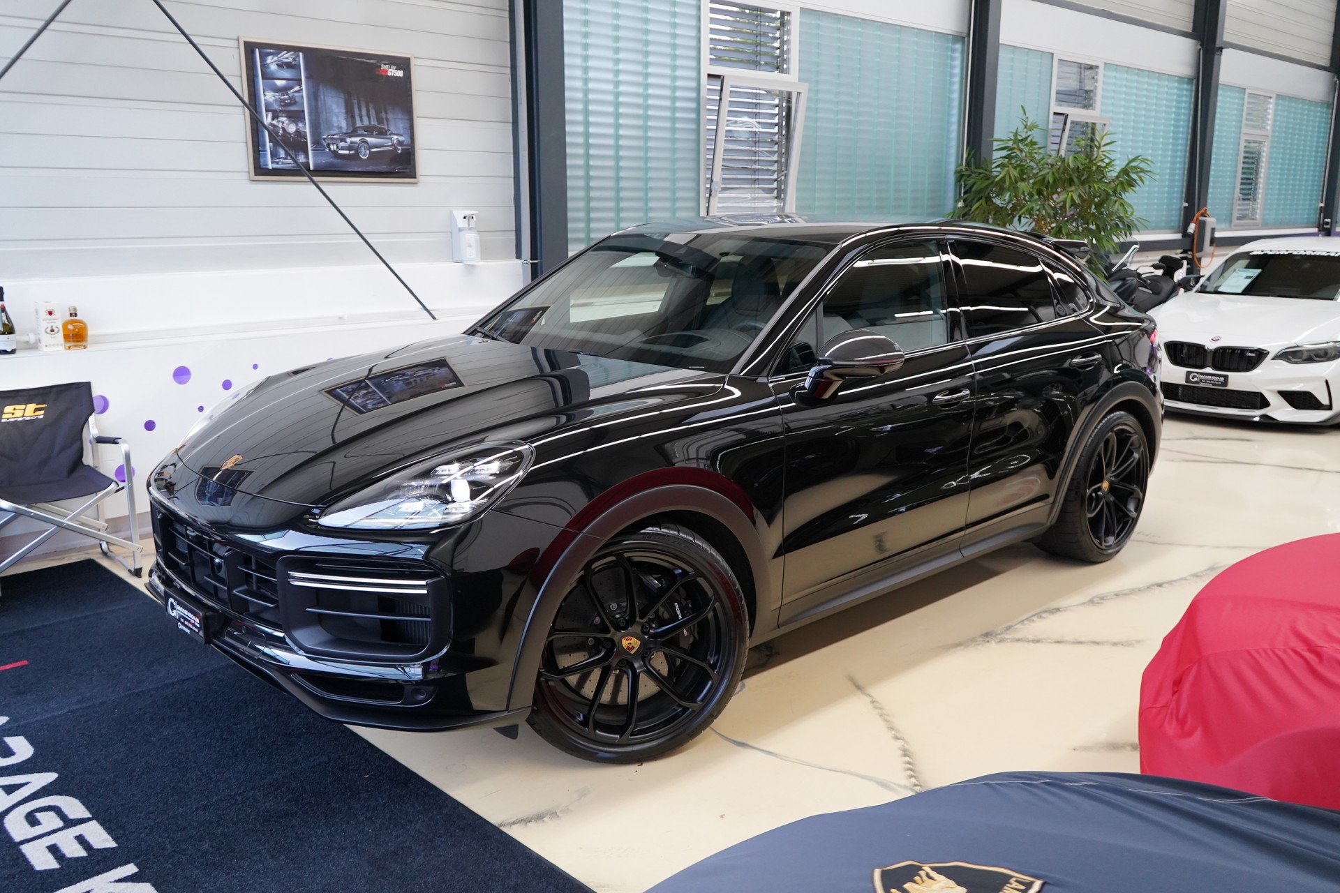 PORSCHE Cayenne Turbo GT-showroom-element-2