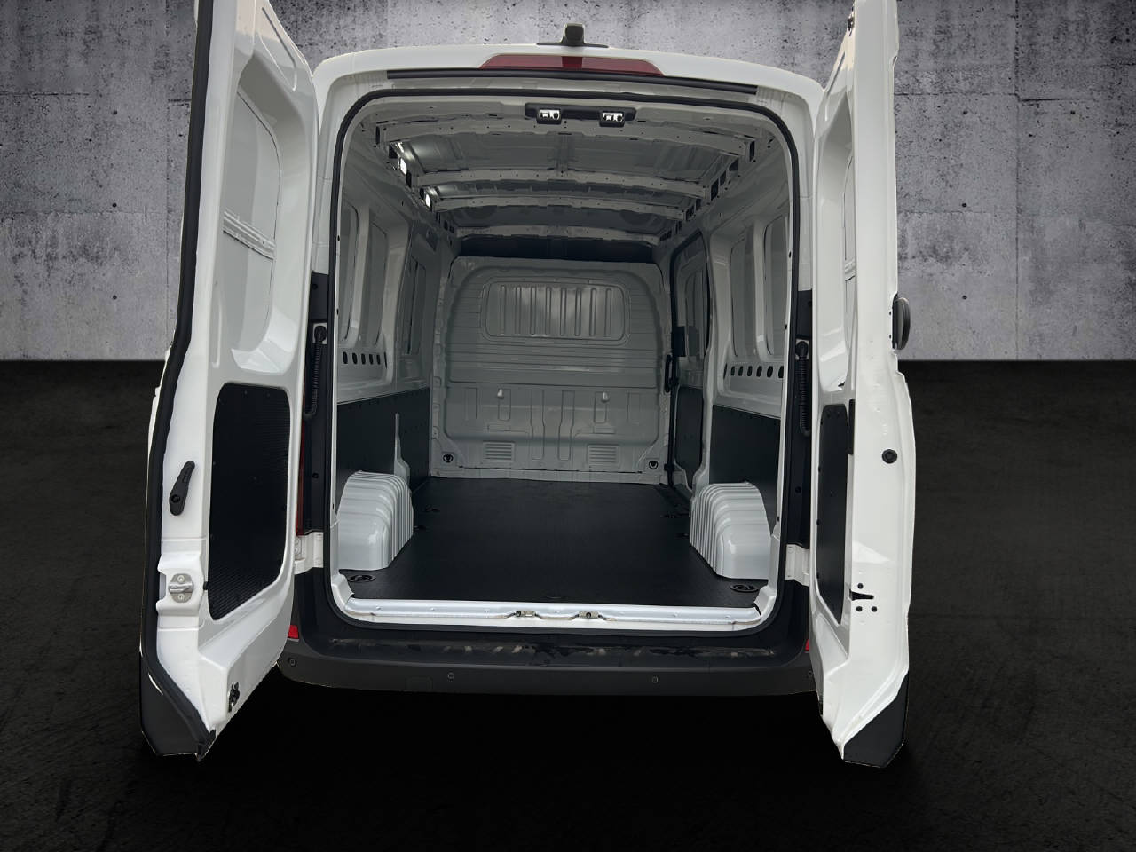 MAXUS Deliver 9 Kaw. L3H2 2.0 TD Comfort-image-8