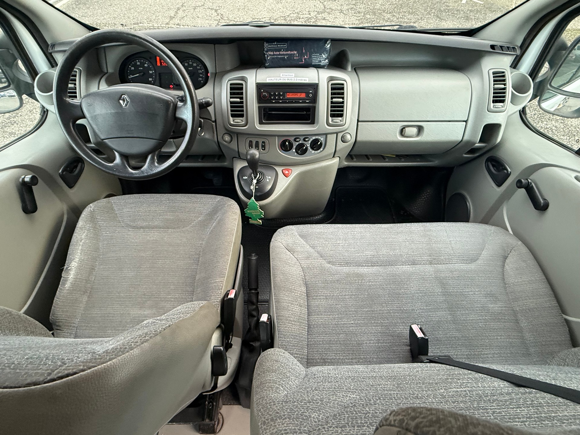 RENAULT Trafic 2.5 dCi L2H1 Grand Passenger Authentique-image-5
