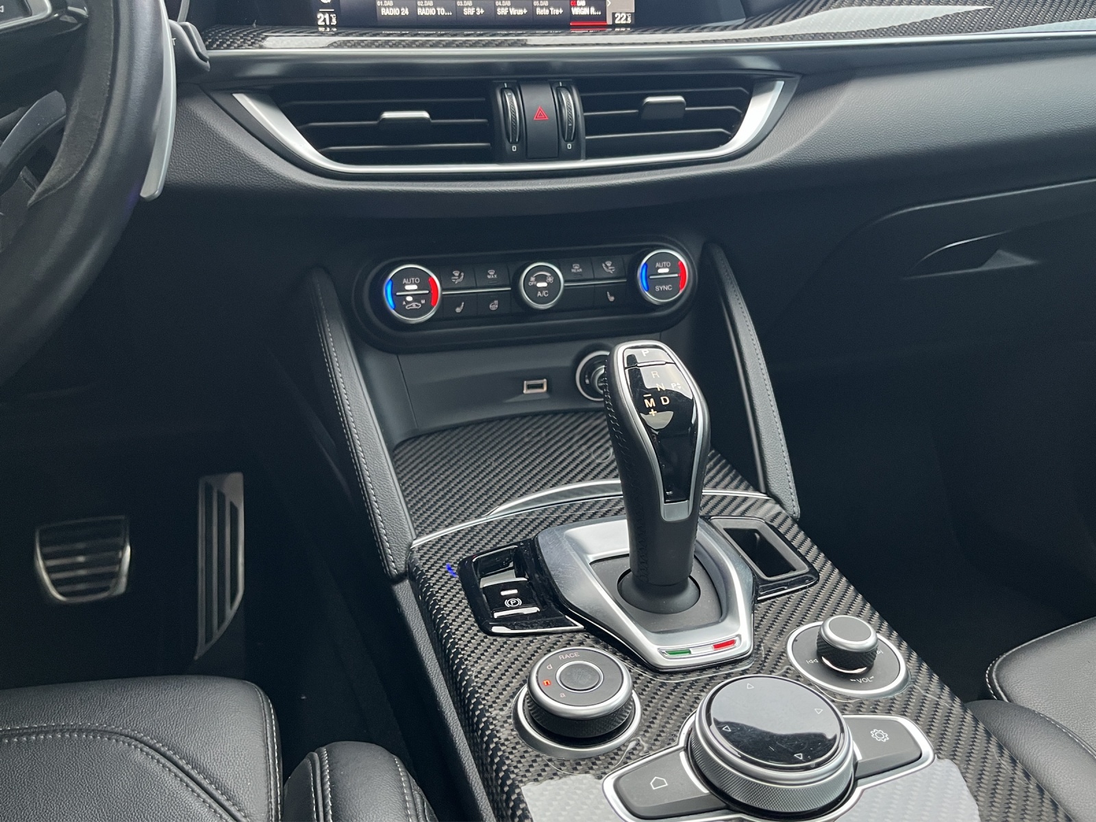 ALFA ROMEO Stelvio 2.9 V6 Biturbo Q4 Quadrifoglio Sky-image-11