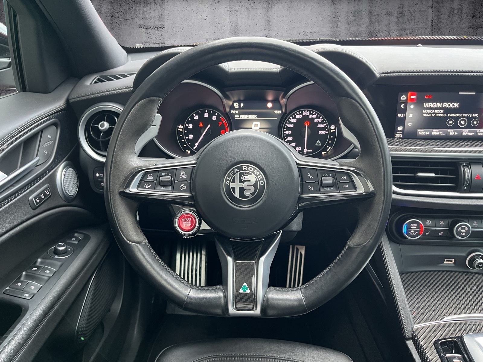 ALFA ROMEO Stelvio 2.9 V6 Biturbo Q4 Quadrifoglio Sky-image-9
