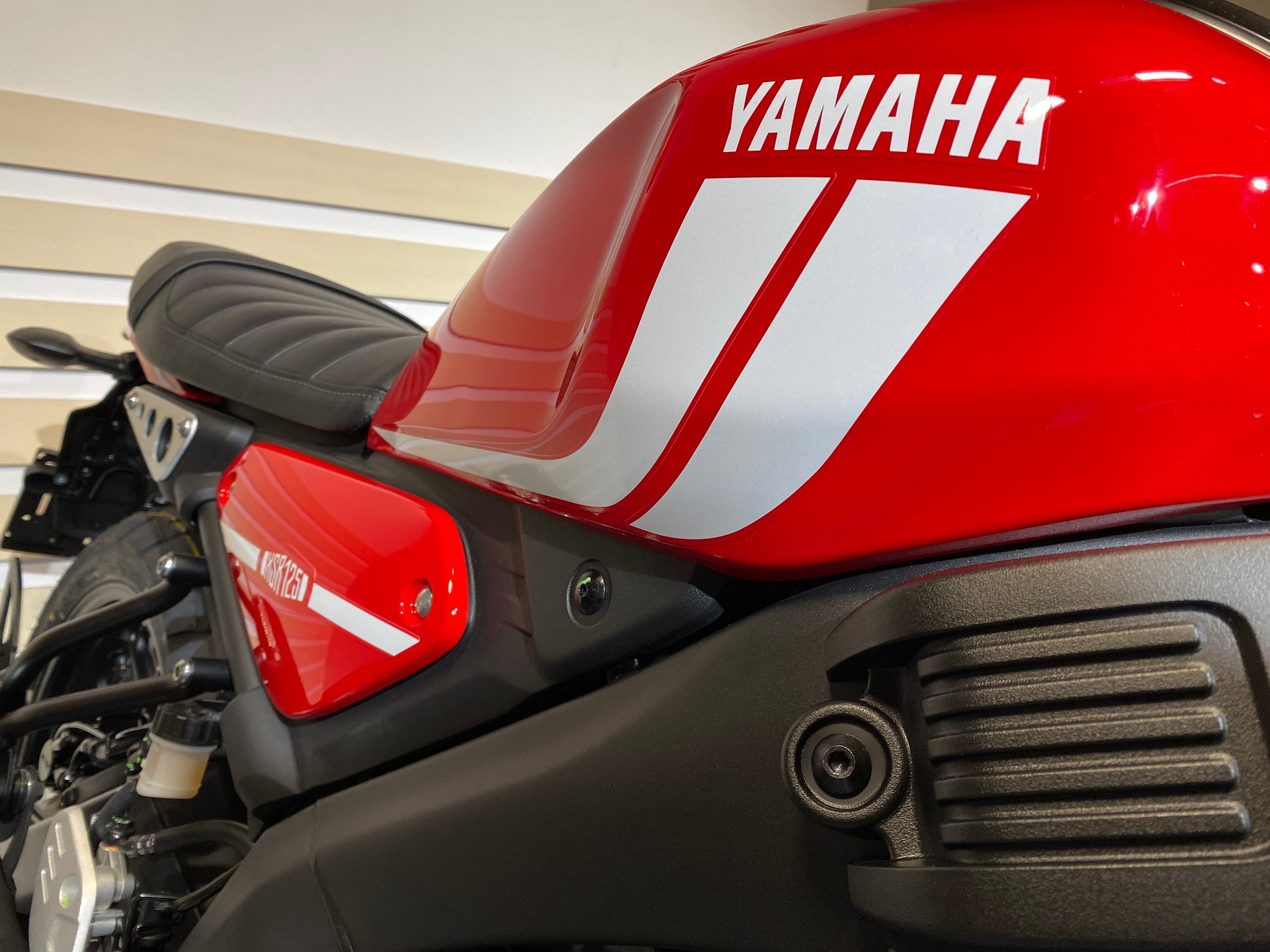 YAMAHA XSR 125-image-11