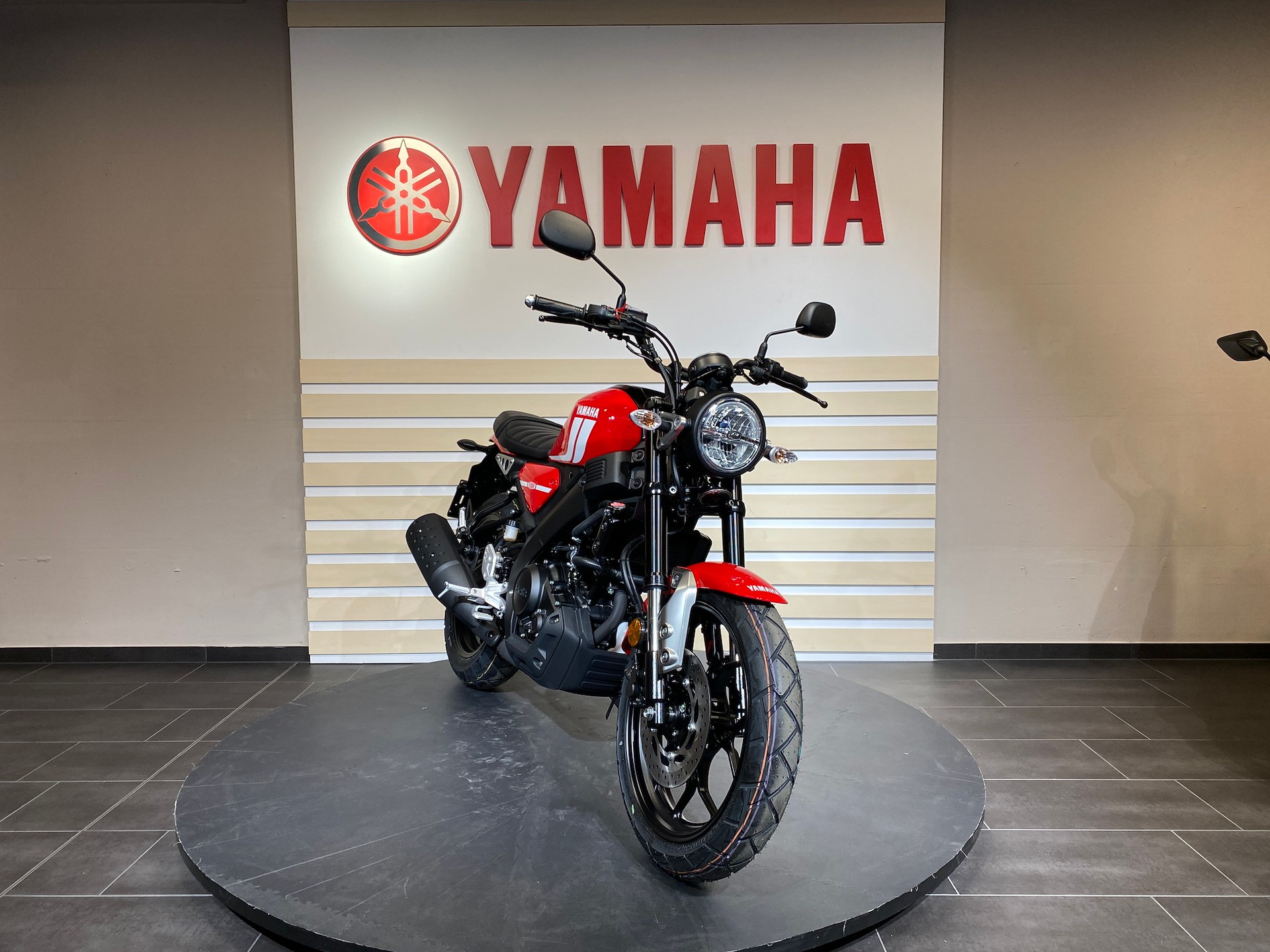 YAMAHA XSR 125-image-5