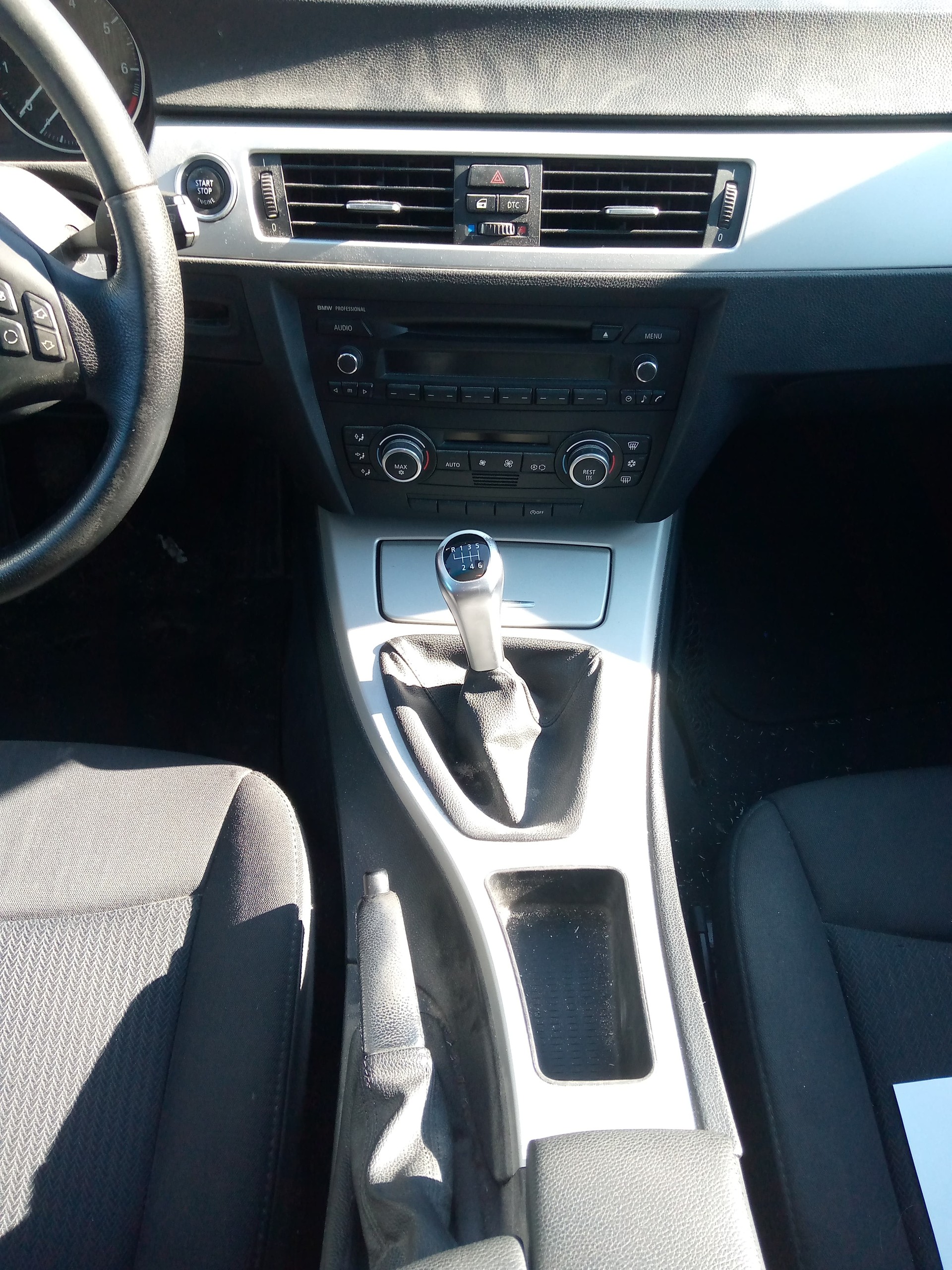 BMW 318i Touring-image-8