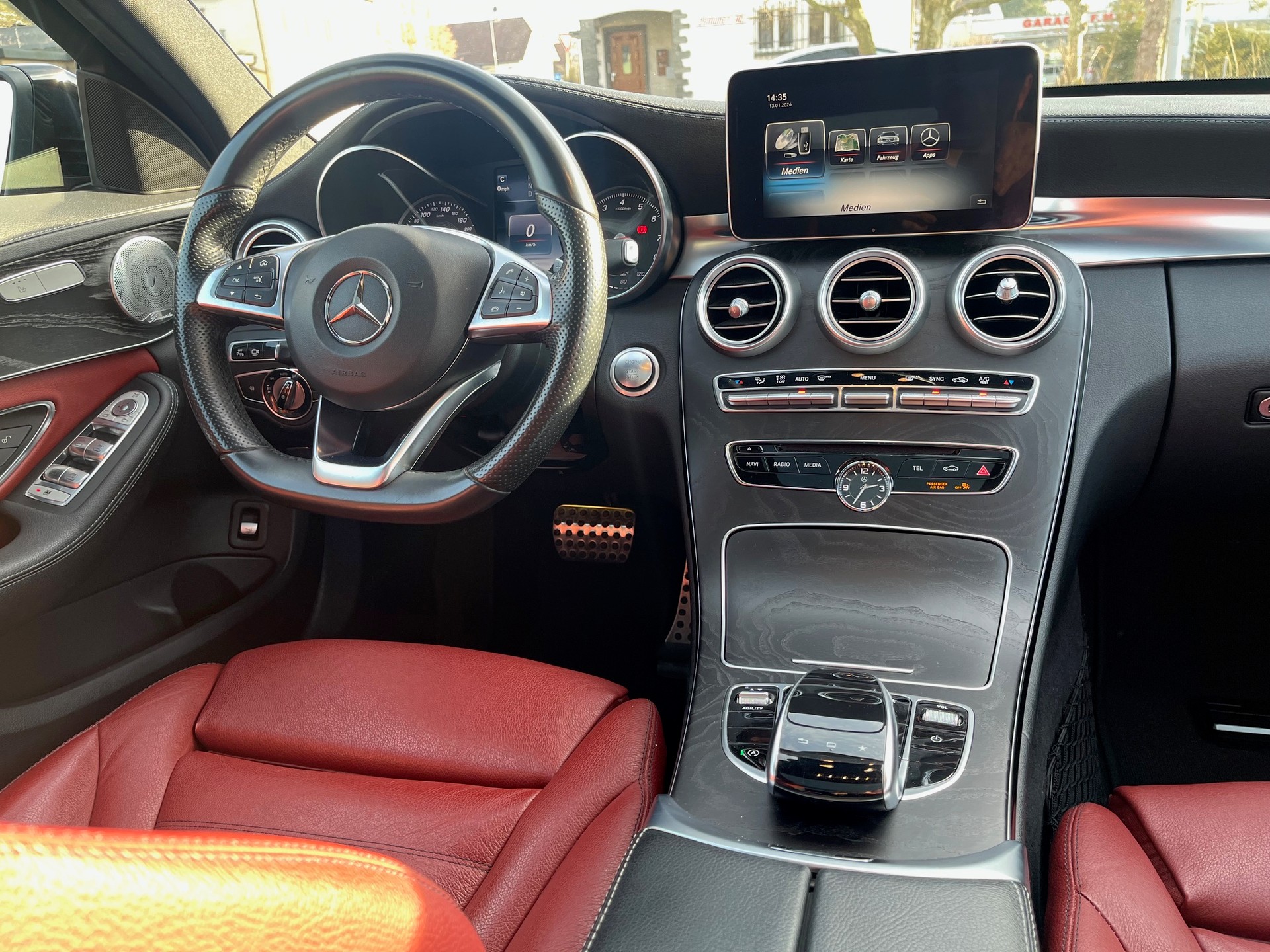 MERCEDES-BENZ C 250 AMG Line 7G-Tronic-image-10