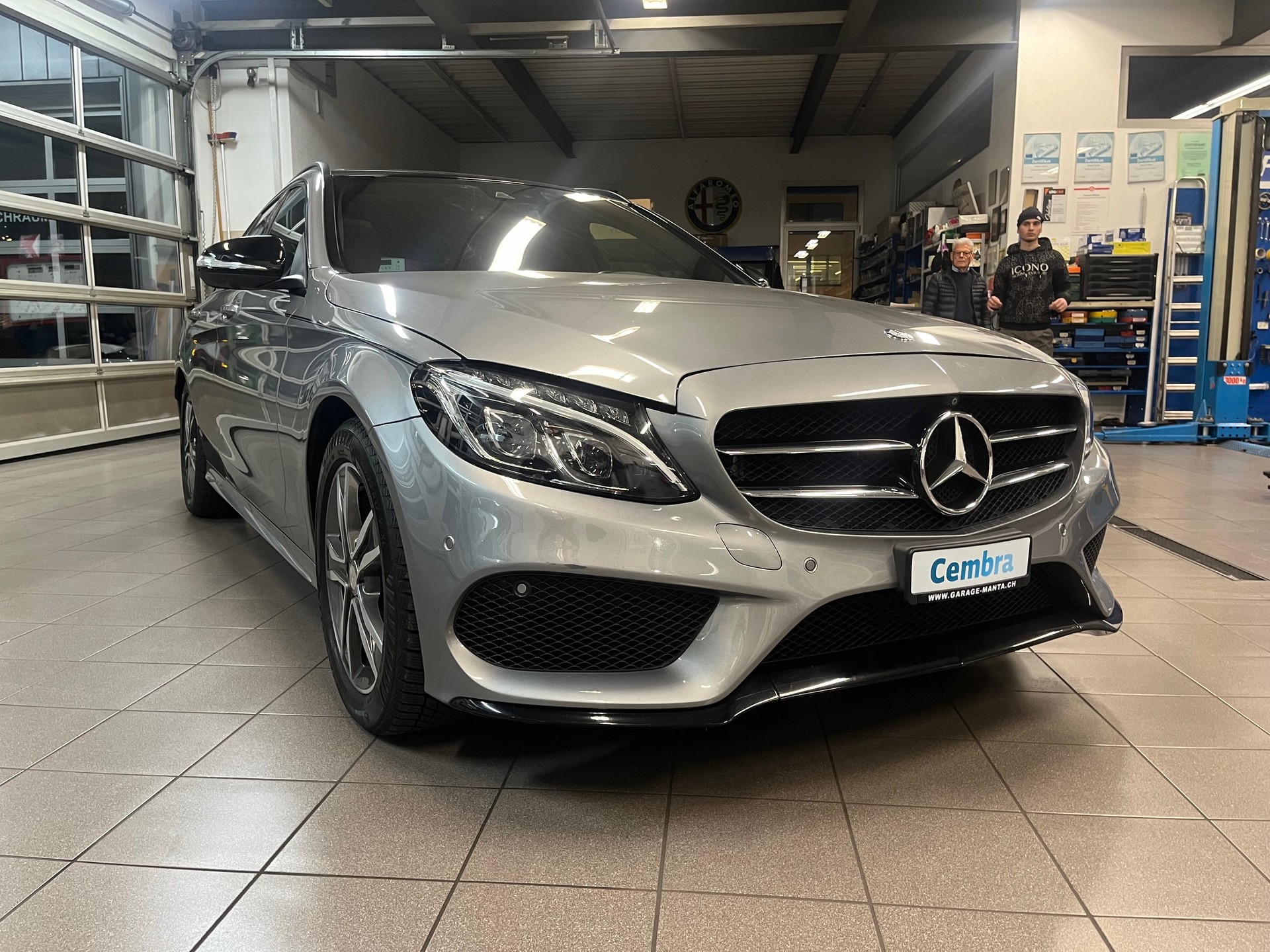 MERCEDES-BENZ C 250 AMG Line 7G-Tronic-image-2