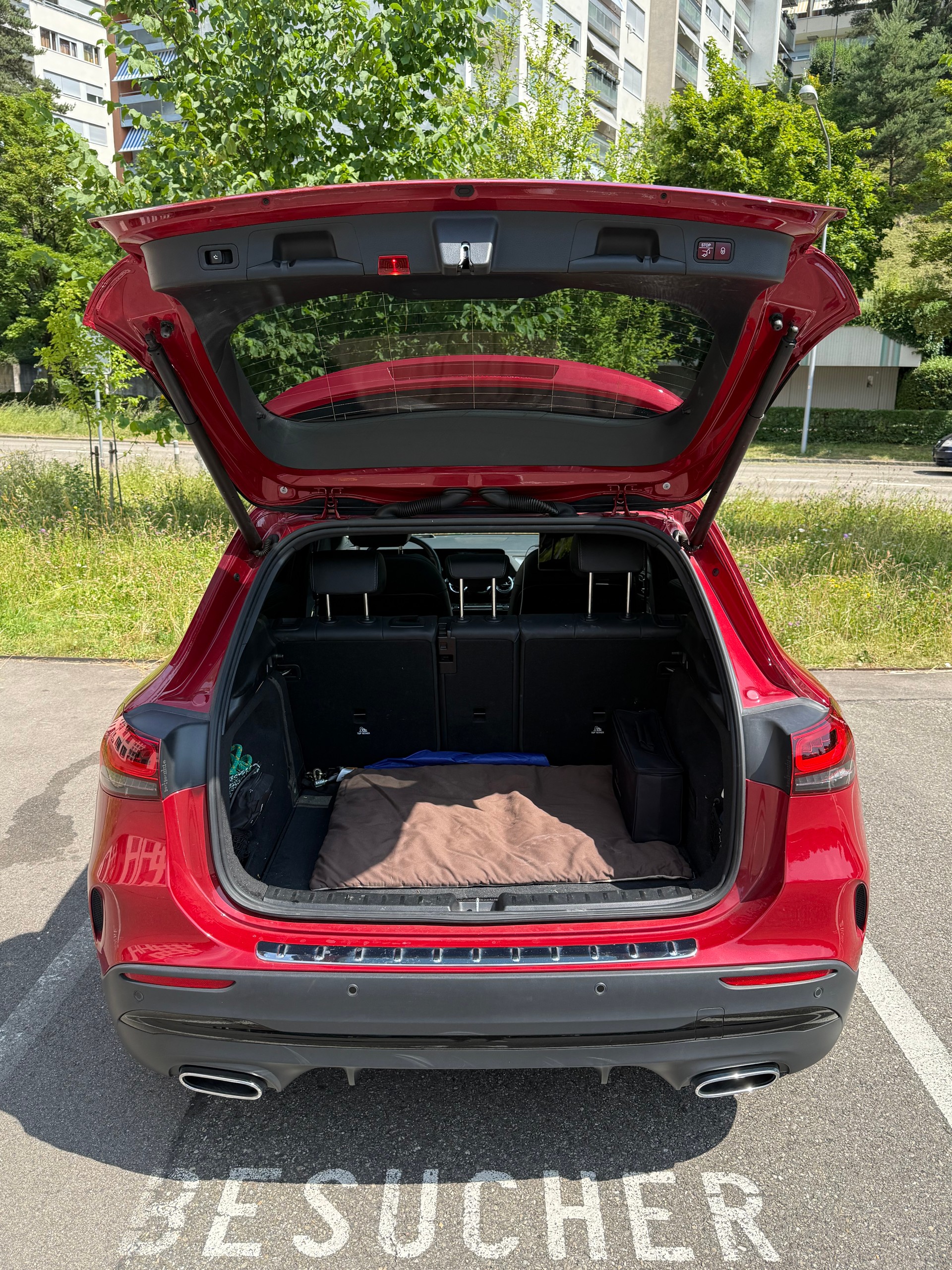 MERCEDES-BENZ GLA 250e AMG Line 8G-DCT-image-7