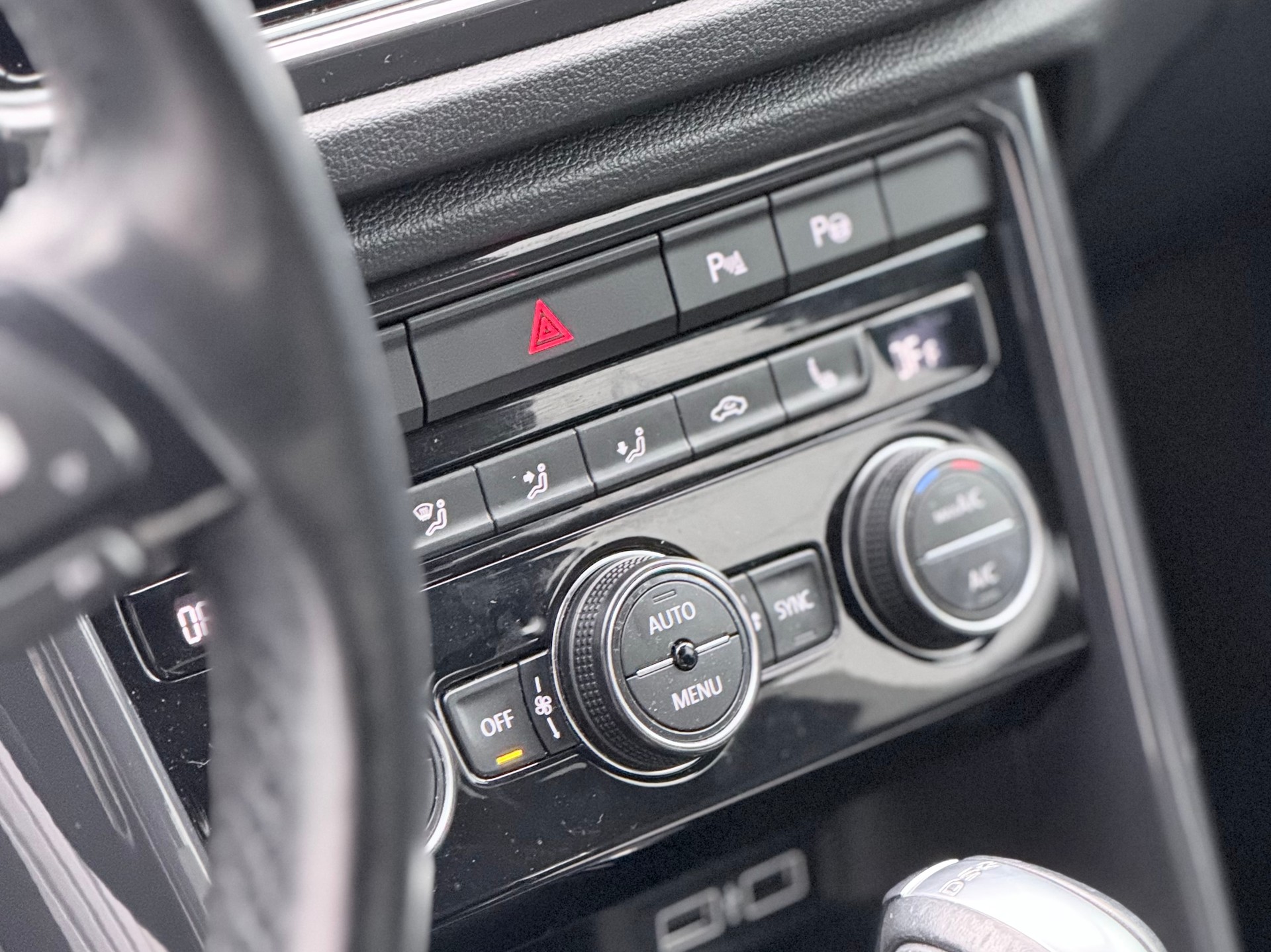 VW T-Roc 2.0 TSI Advance DSG 4Motion-image-8