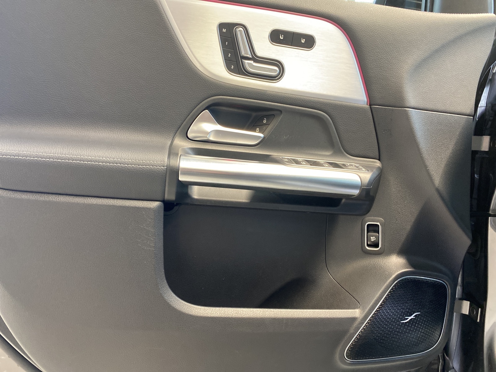 MERCEDES-BENZ GLA 35 AMG 4MATIC-image-10