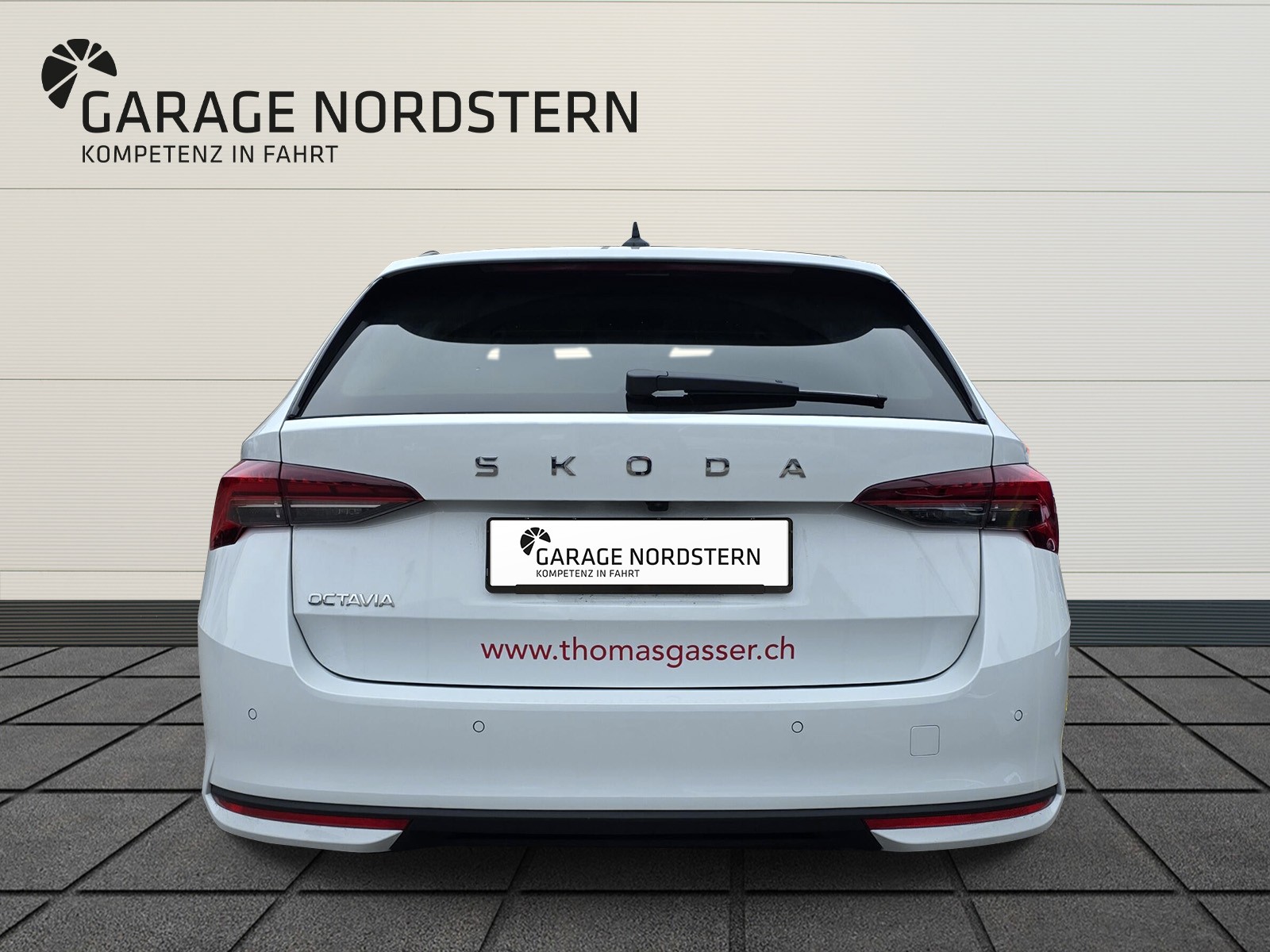 SKODA Octavia Combi 1.5 TSI Selection DSG-showroom-element-3