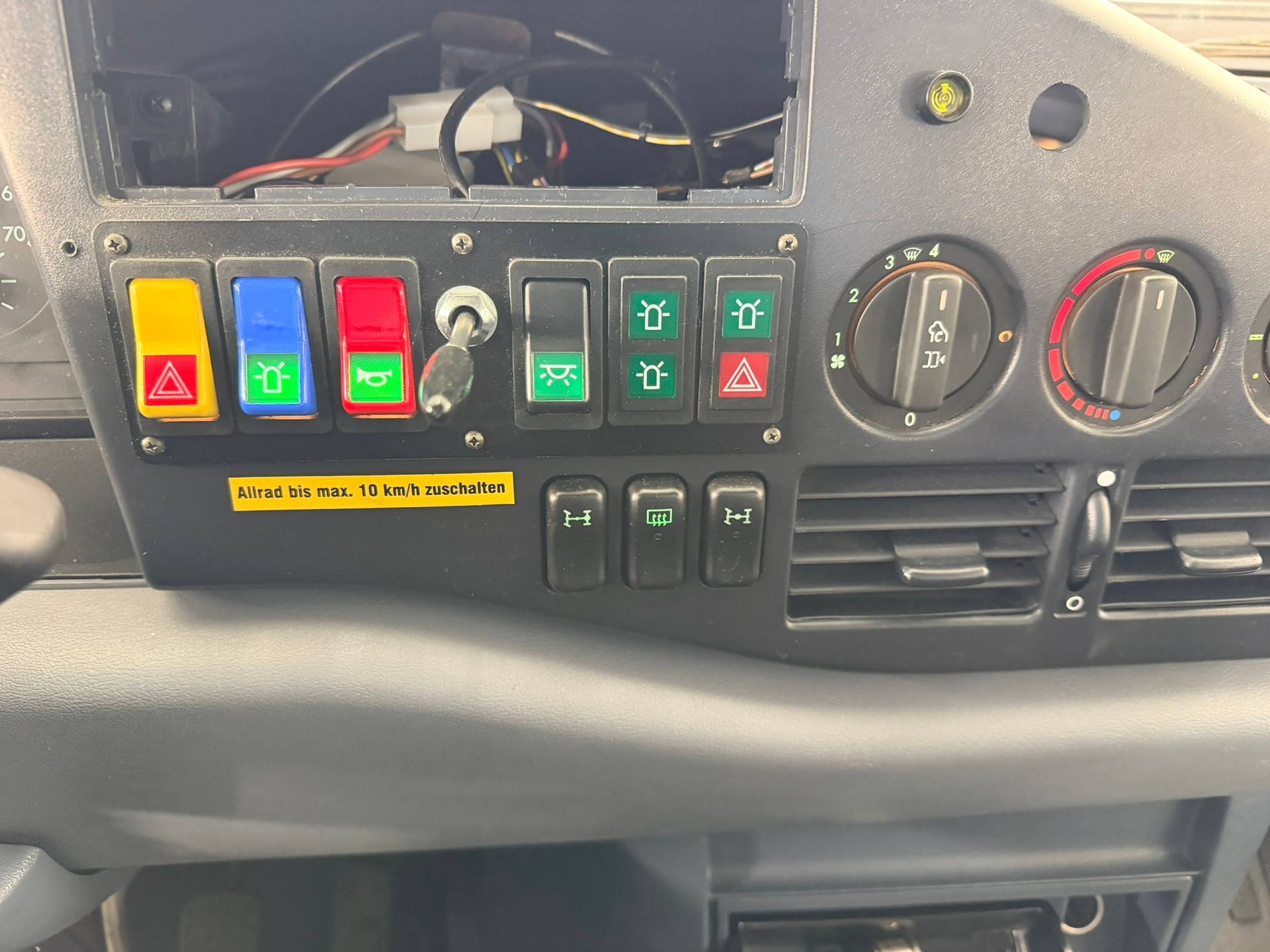 MERCEDES-BENZ Sprinter 314 4X4 FEUERWEHR-image-11
