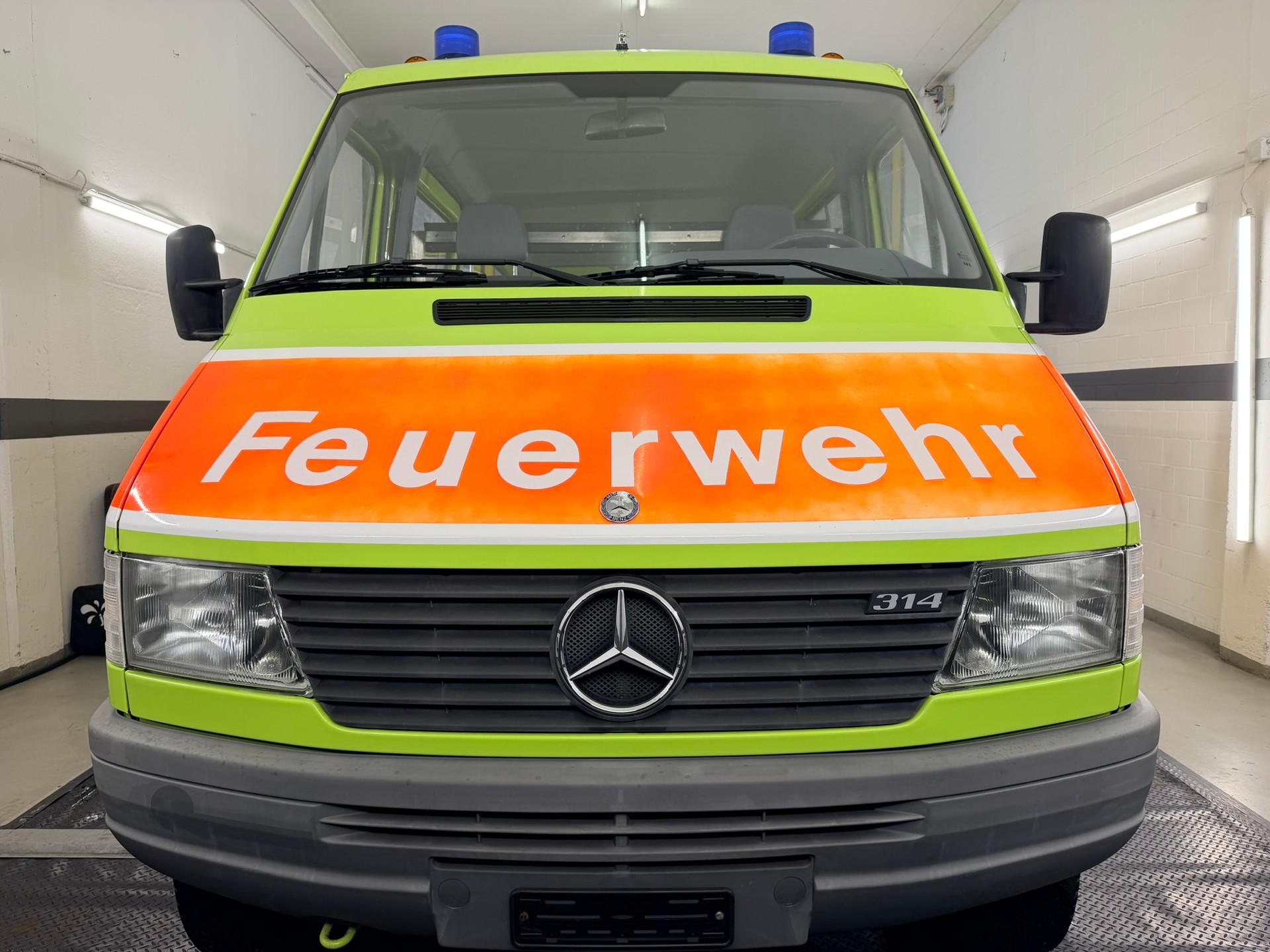 MERCEDES-BENZ Sprinter 314 4X4 FEUERWEHR-showroom-element-1