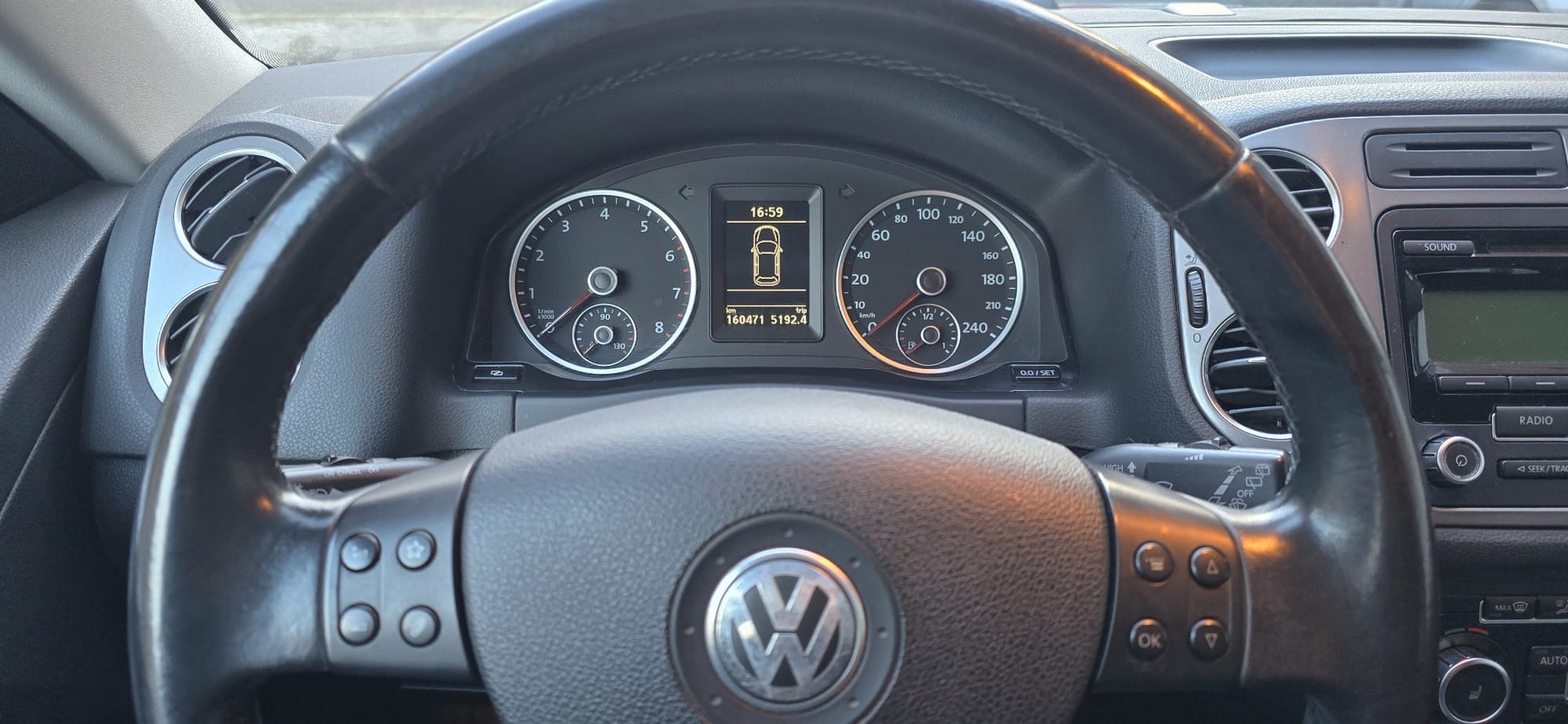 VW Tiguan 1.4 TSI BlueMotion Value 4x2-image-8