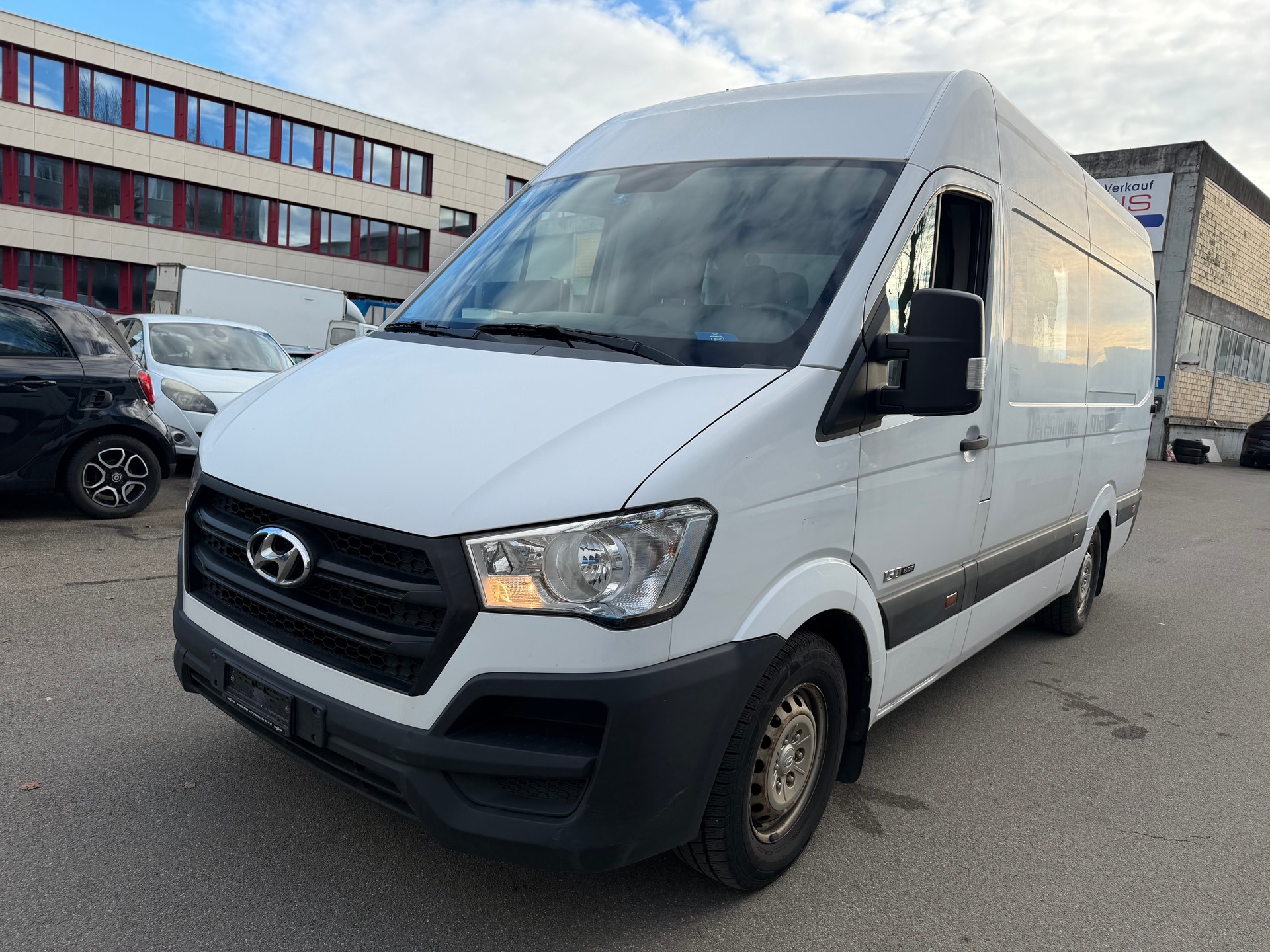 HYUNDAI H350 2.5 CRDi Amplia L2