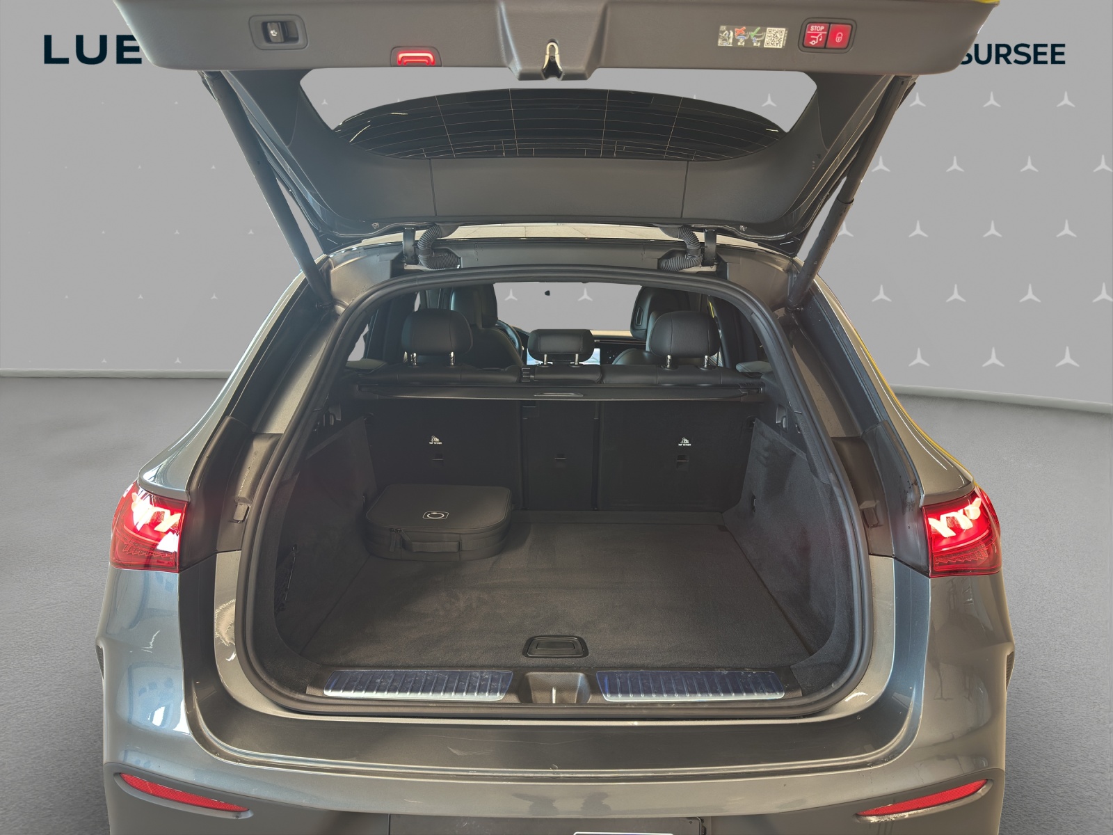 MERCEDES-BENZ EQE SUV 500 4 Matic Executive Edition-image-14