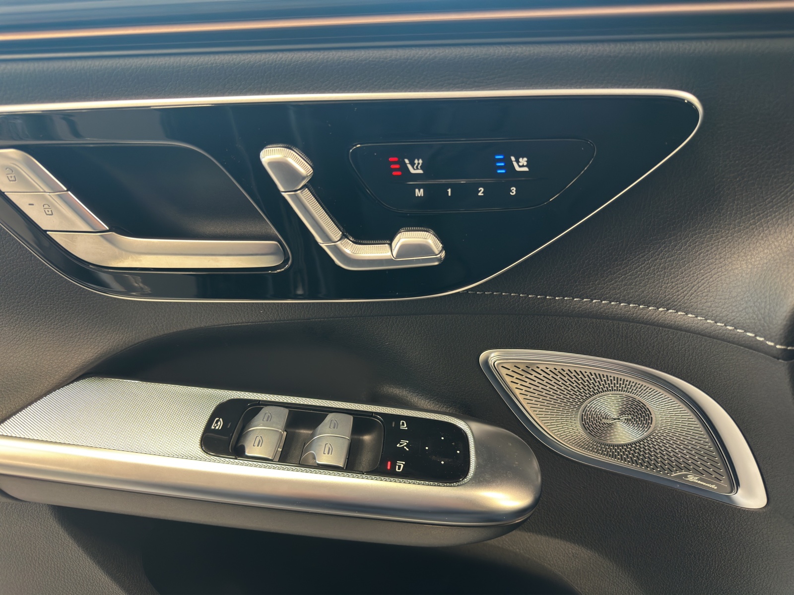 MERCEDES-BENZ EQE SUV 500 4 Matic Executive Edition-image-12